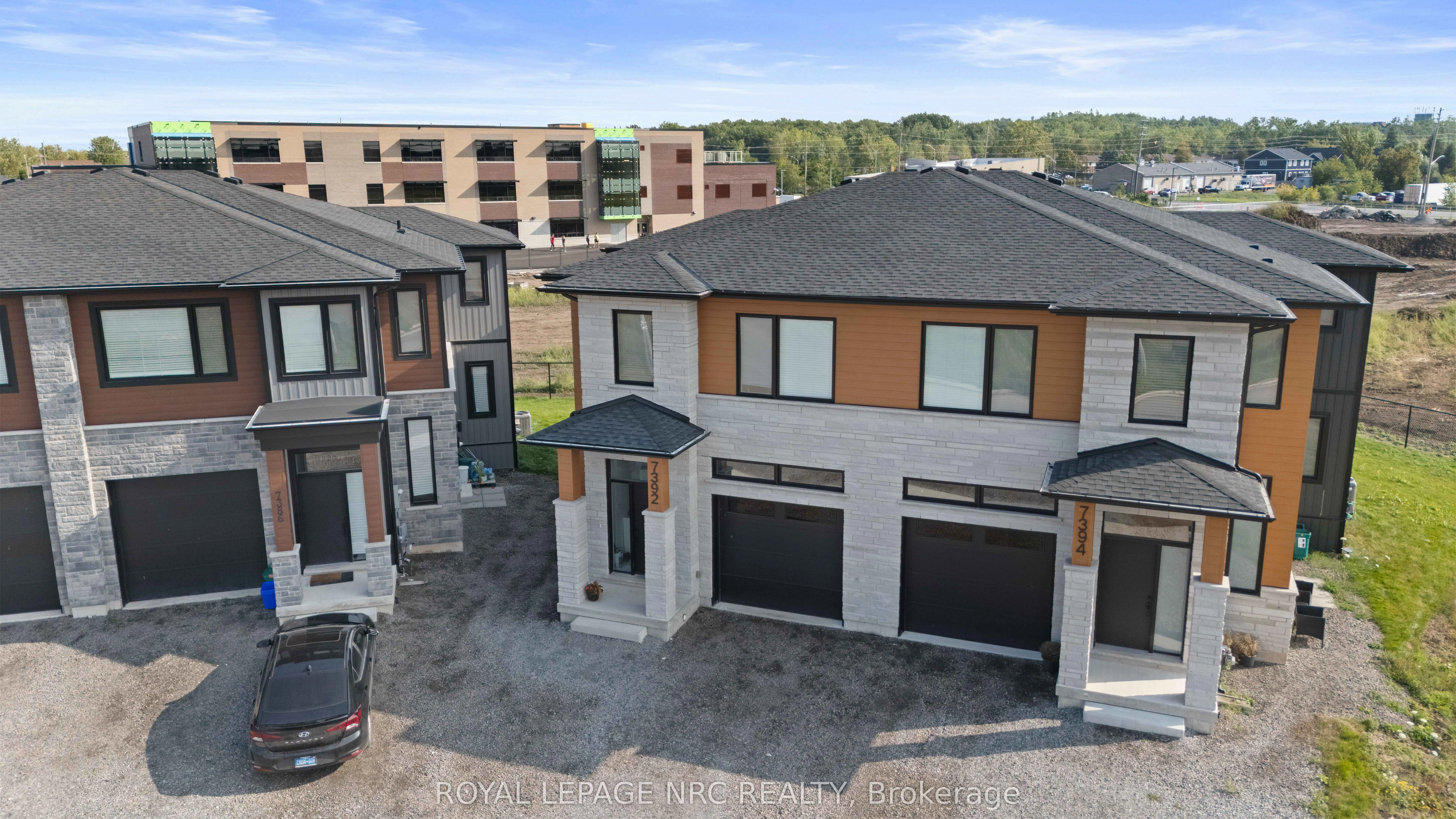 7392 Splendour Drive