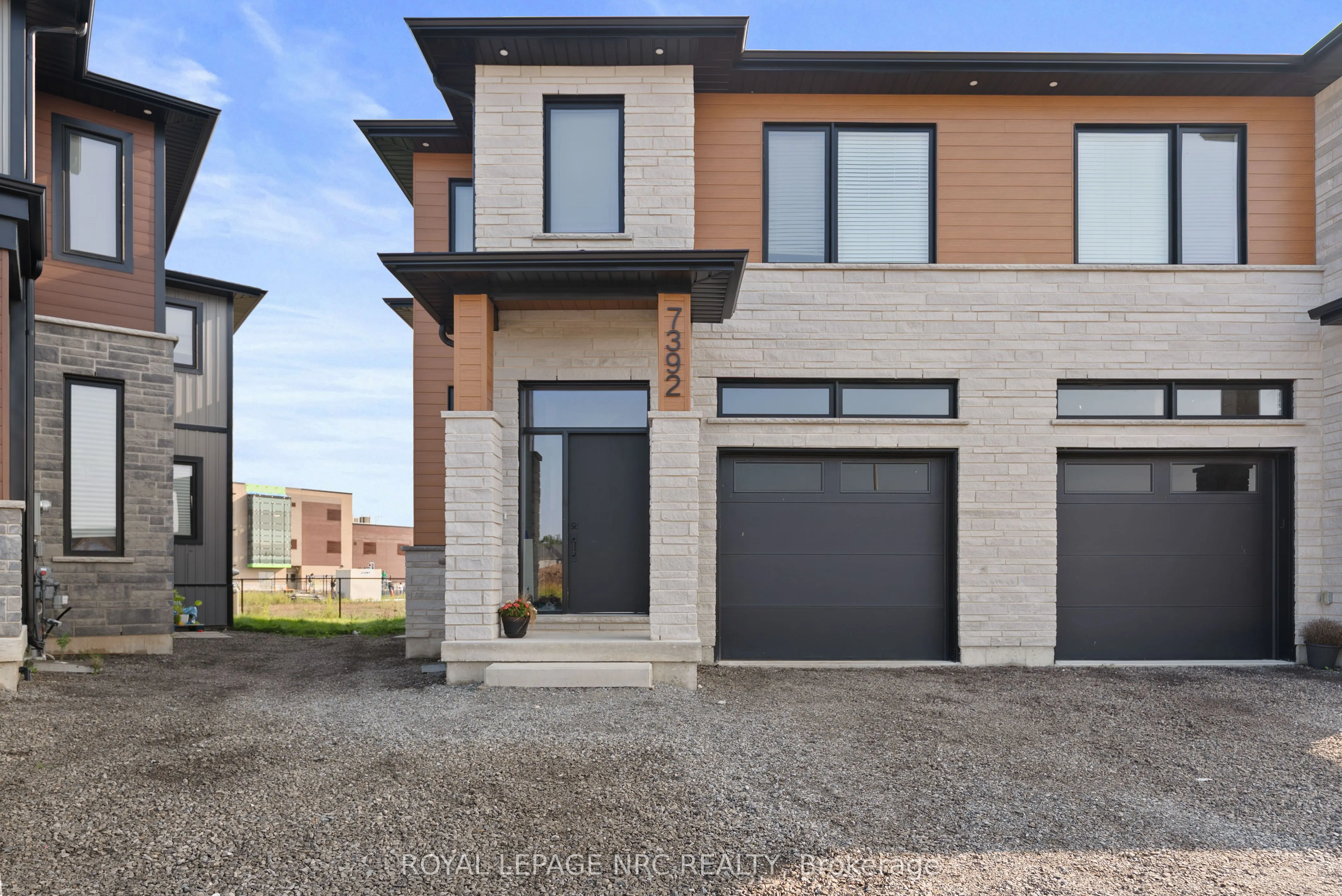 7392 Splendour Drive