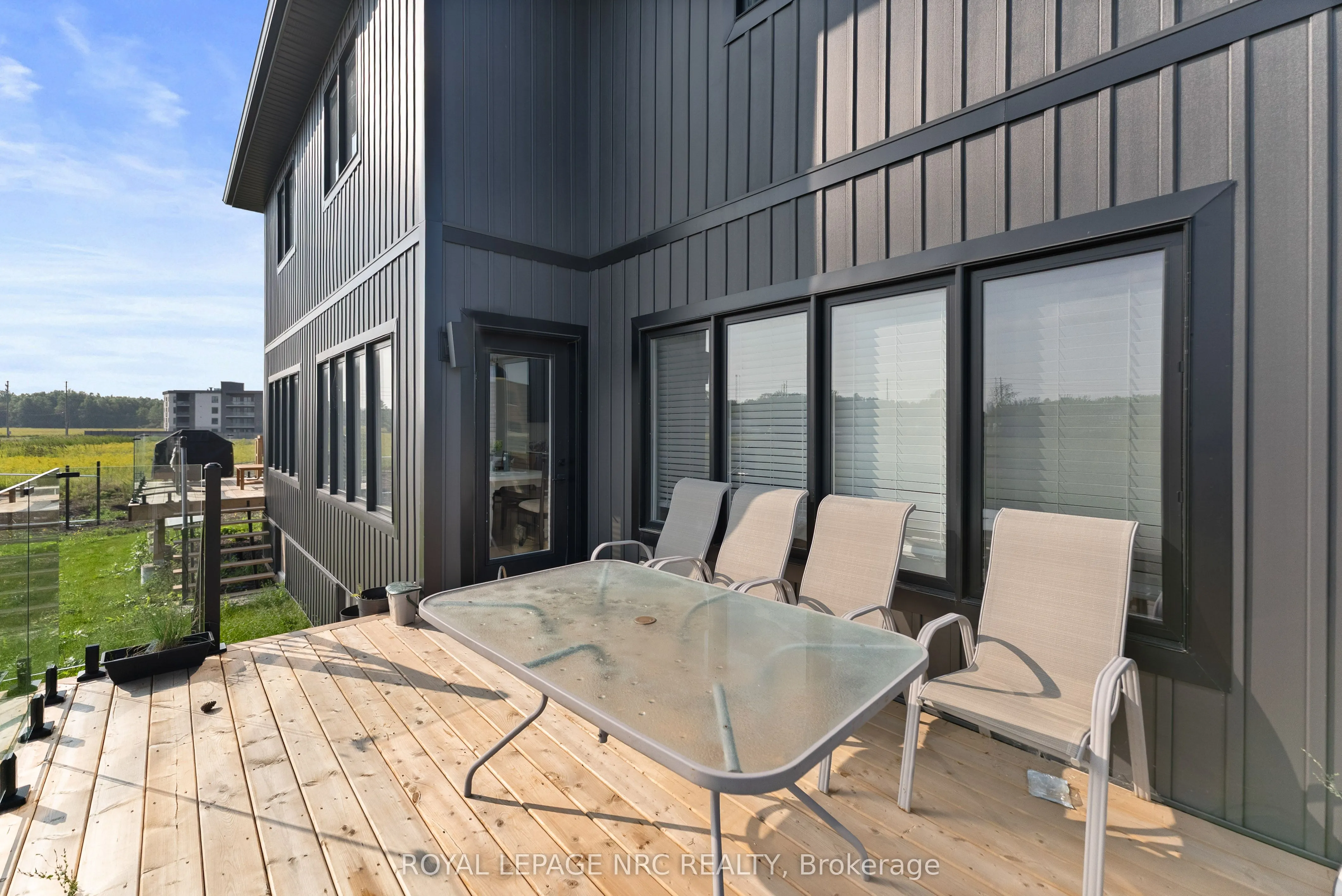 7392 Splendour Drive
