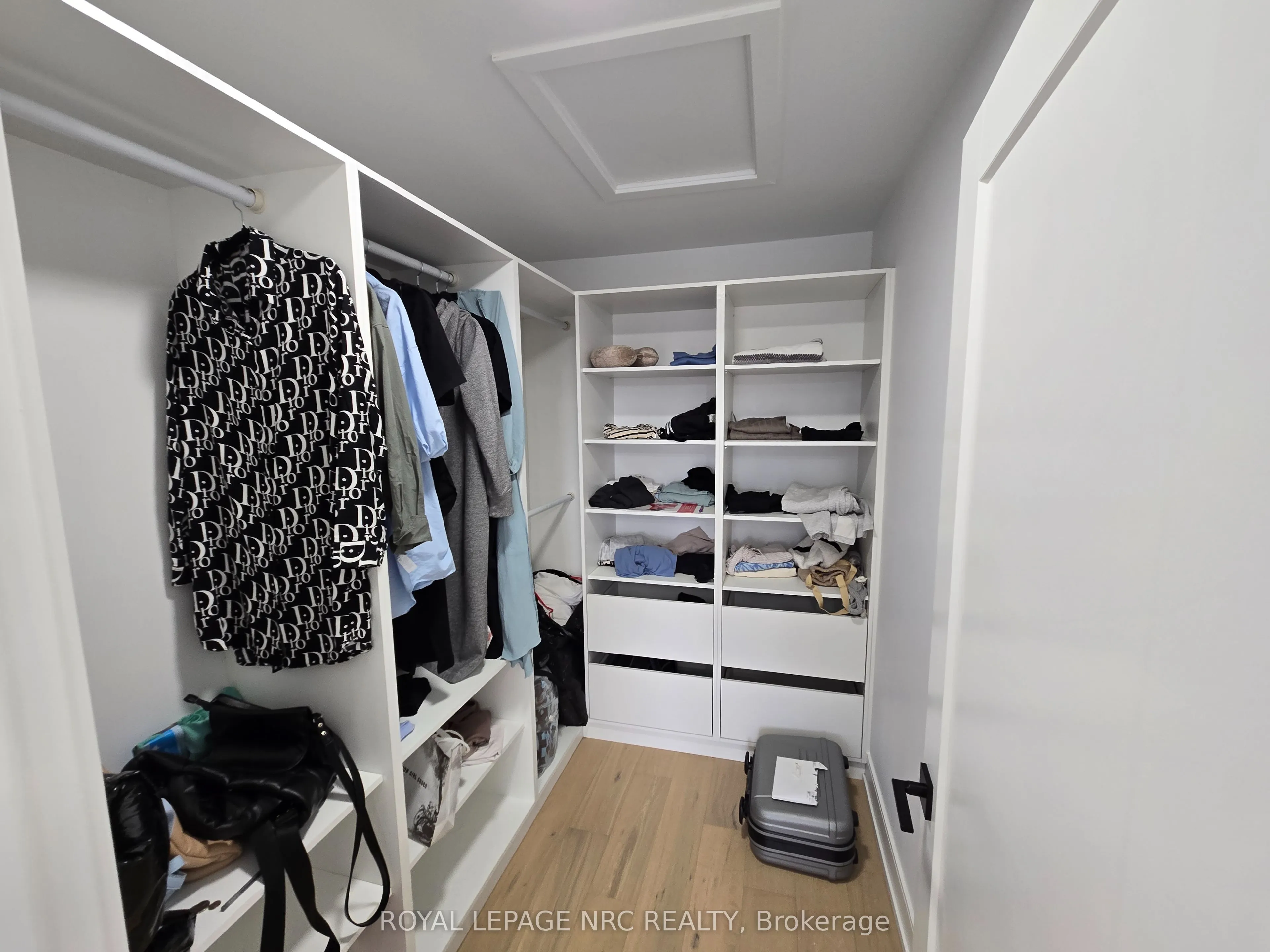 7392 Splendour Drive