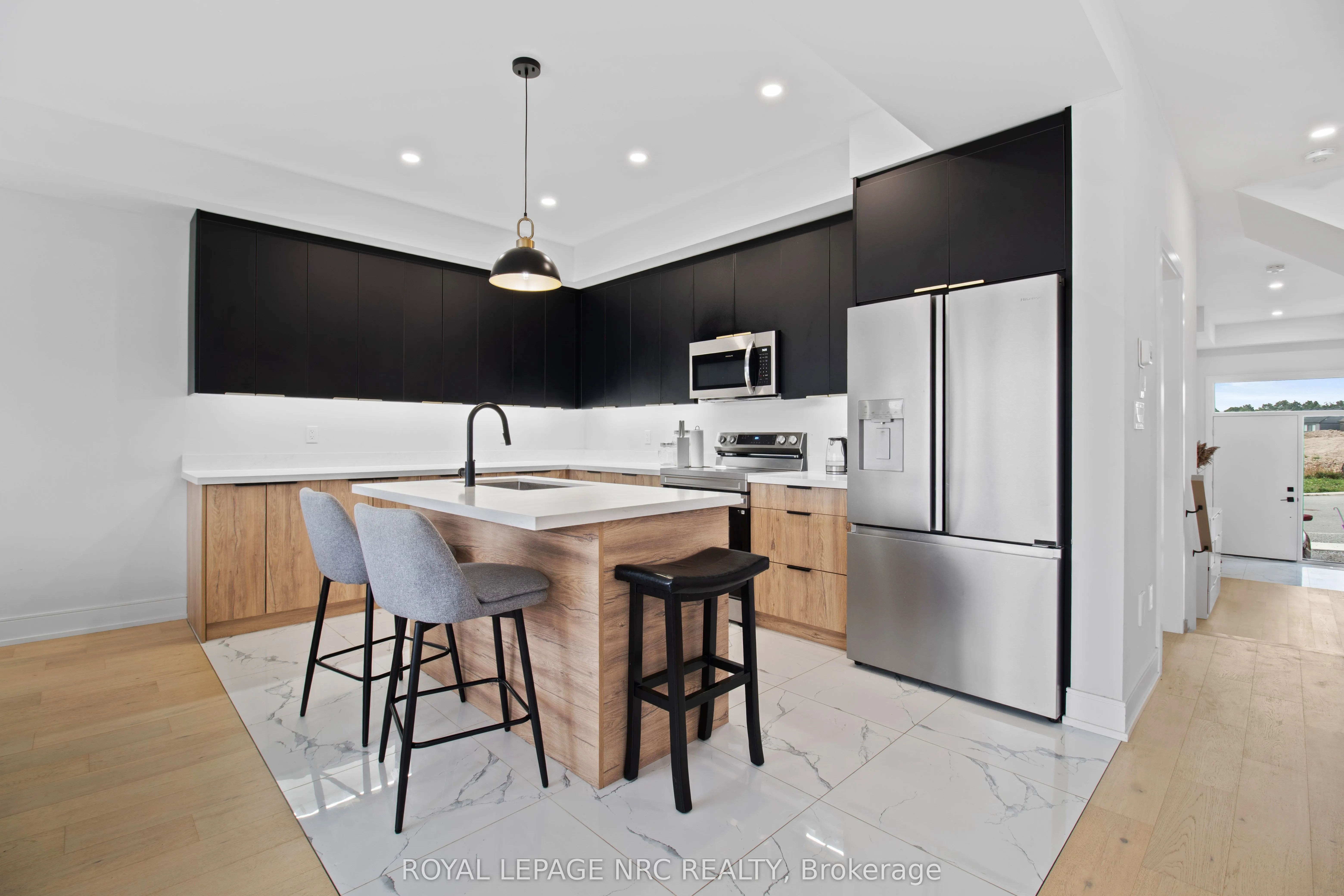 7392 Splendour Drive