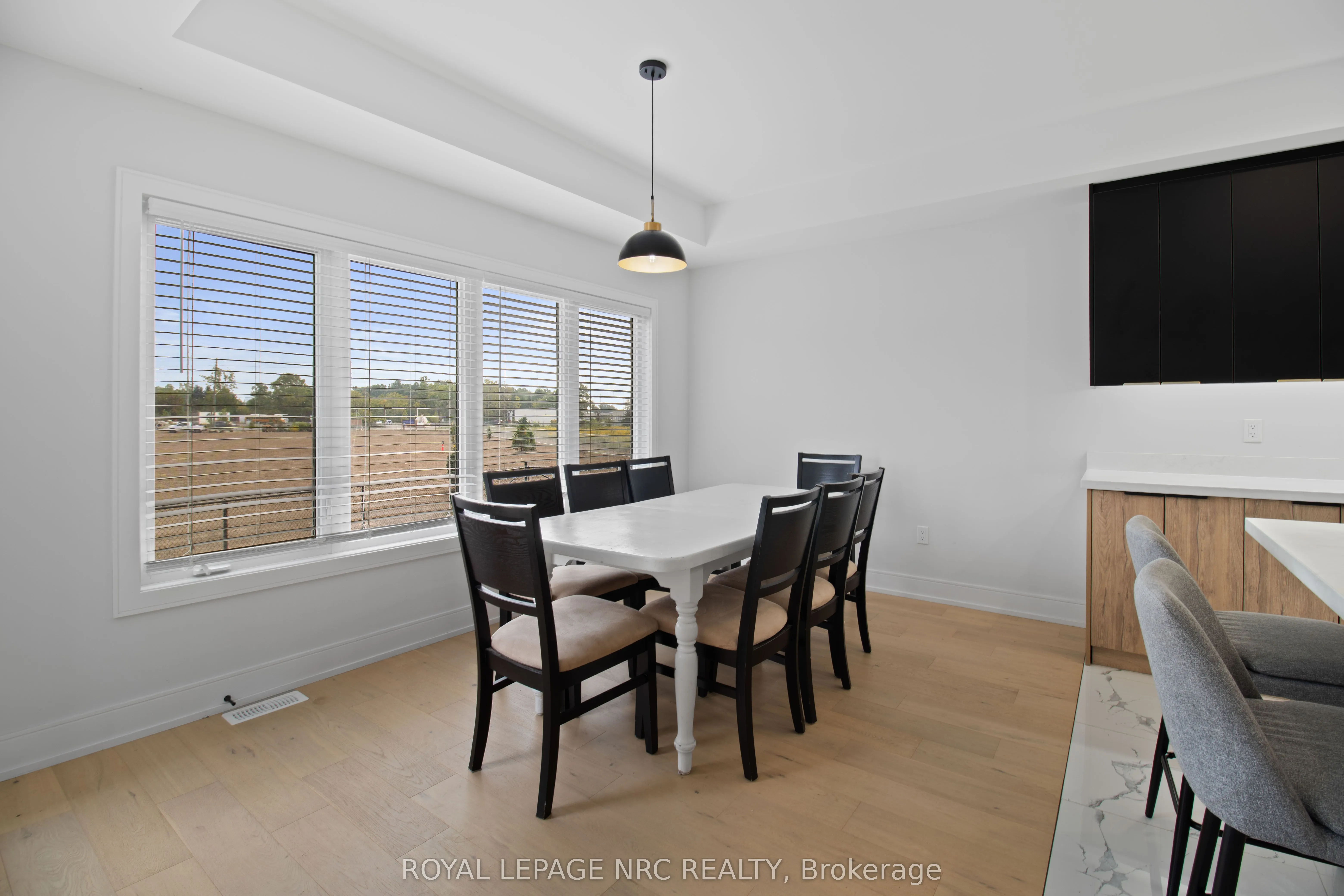 7392 Splendour Drive