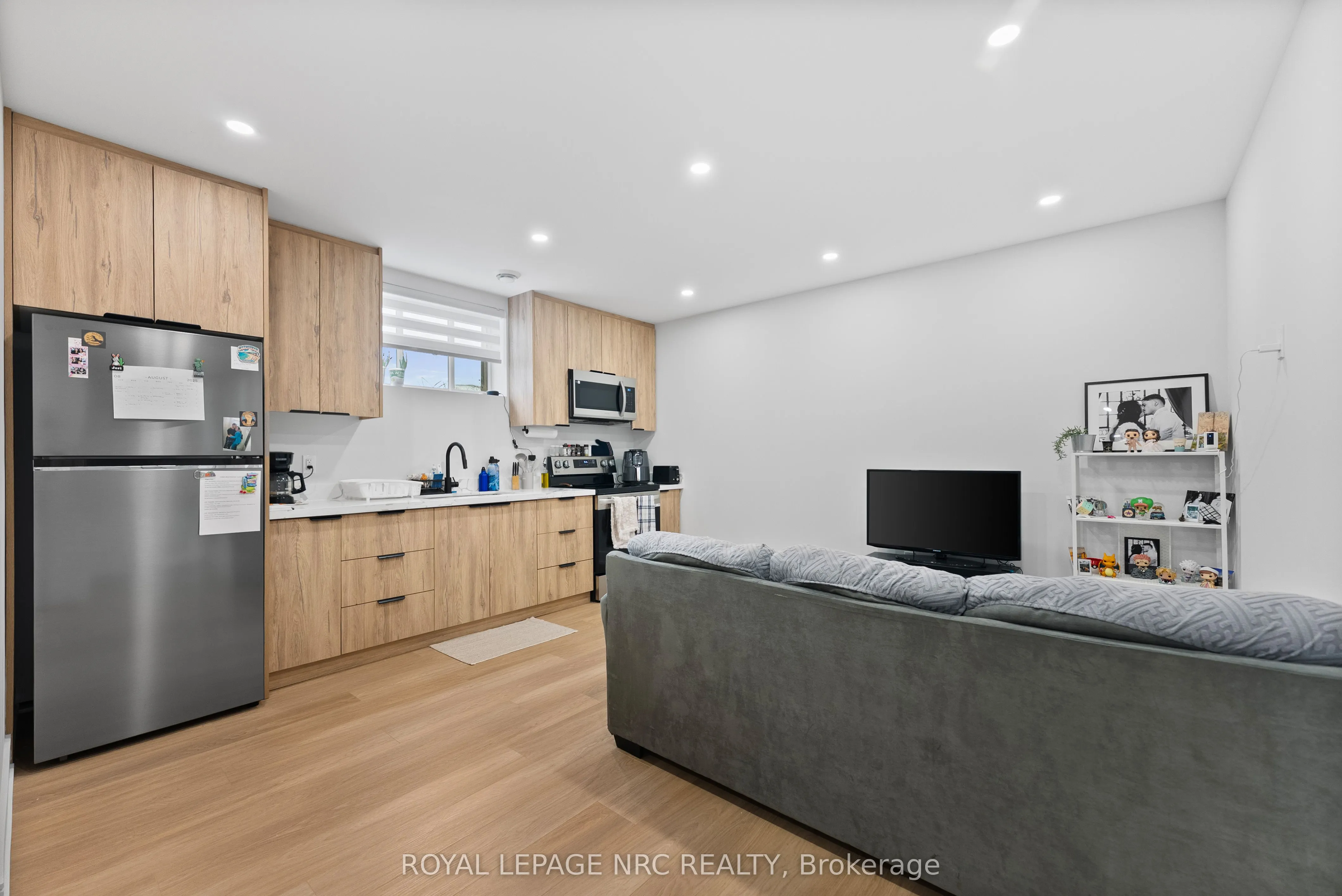7392 Splendour Drive
