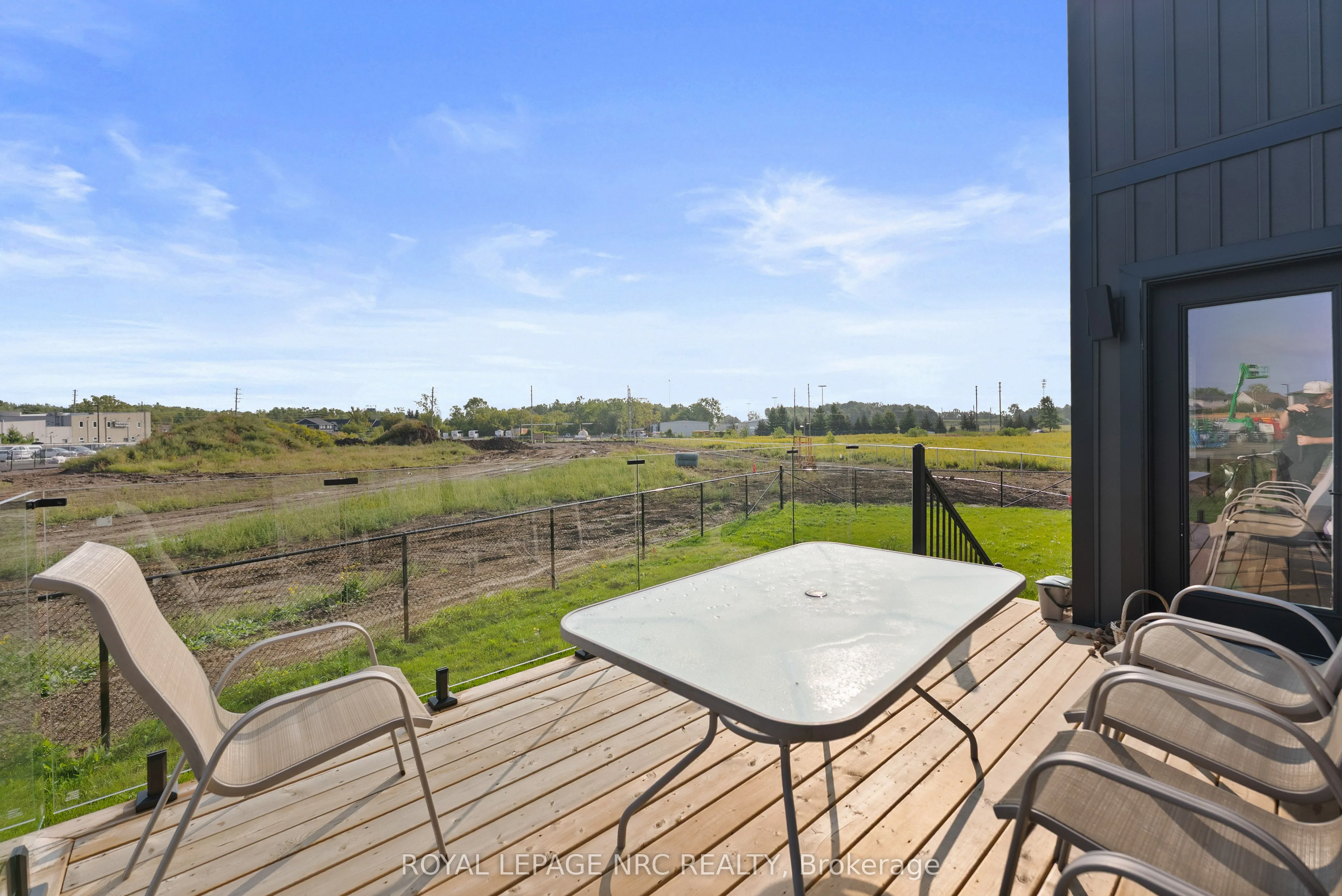 7392 Splendour Drive