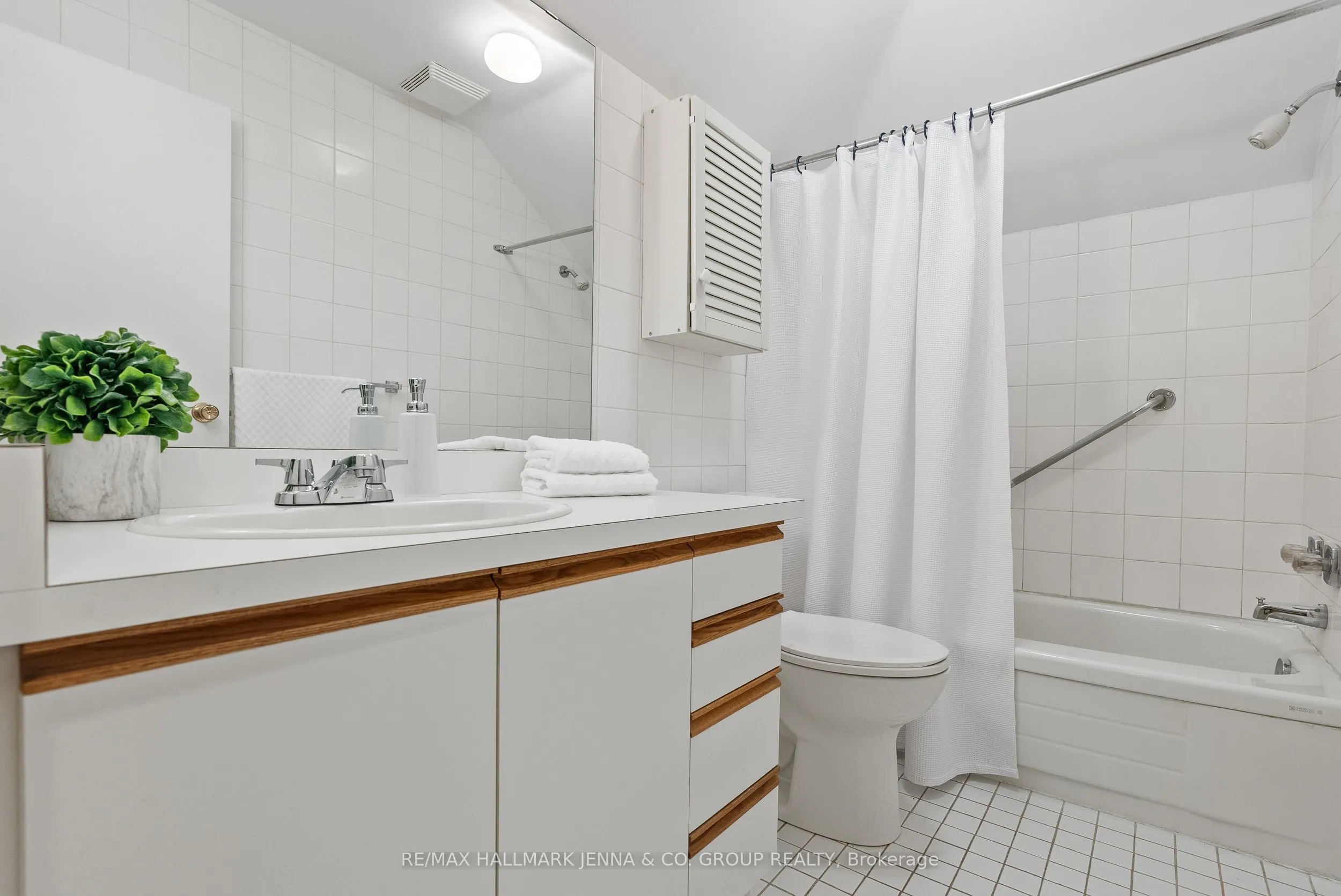 213 Glebe Avenue
