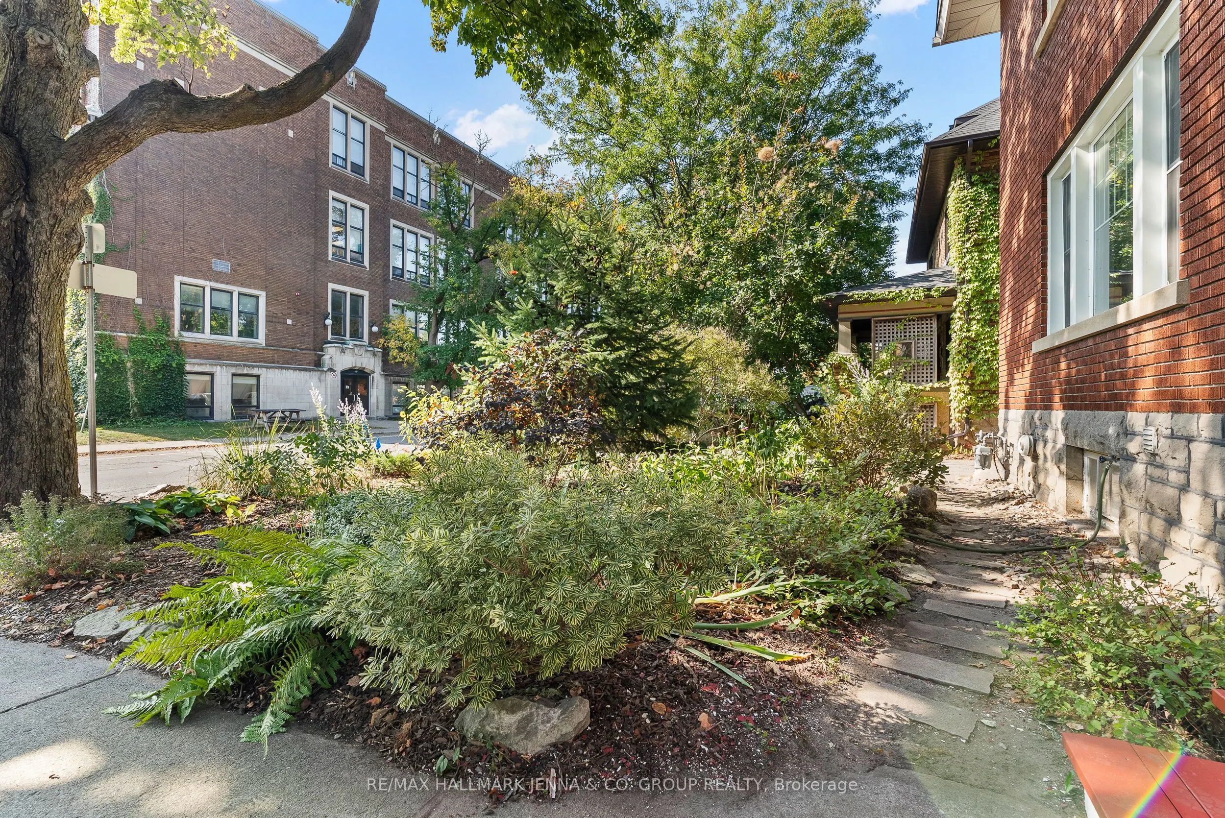 213 Glebe Avenue
