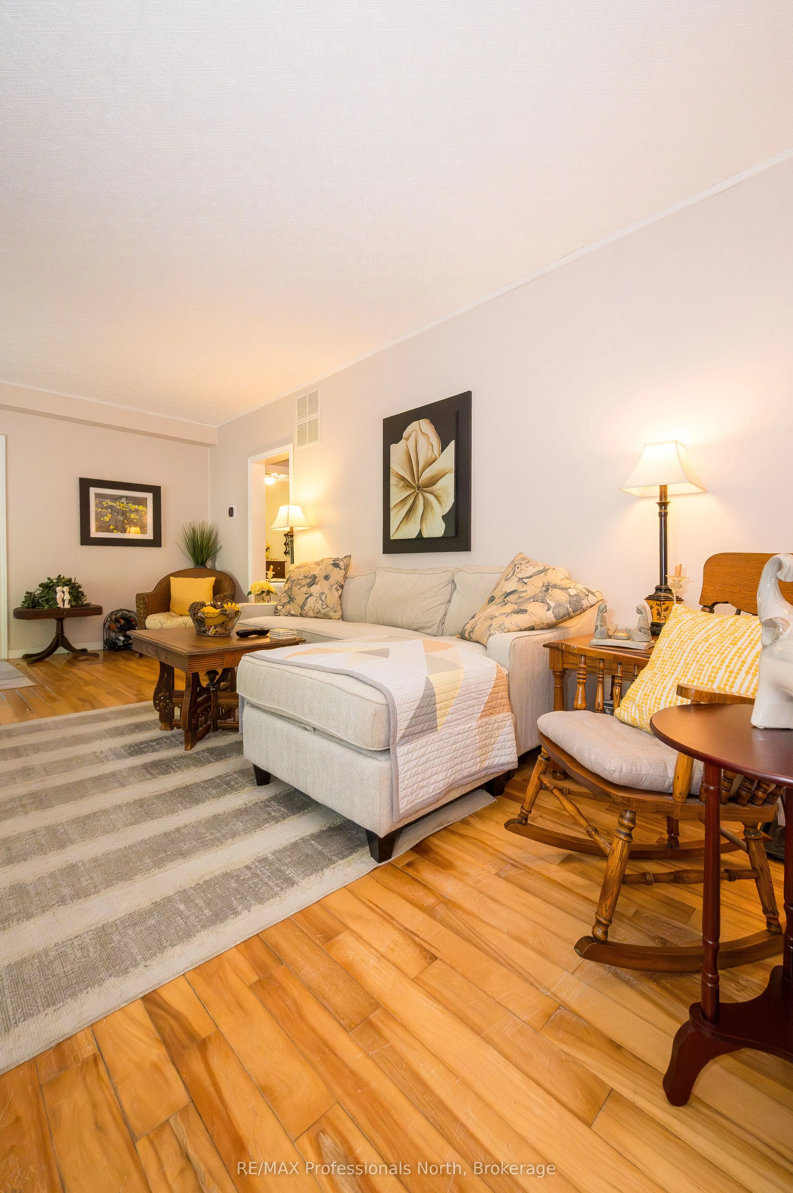 32 Bethune Road S