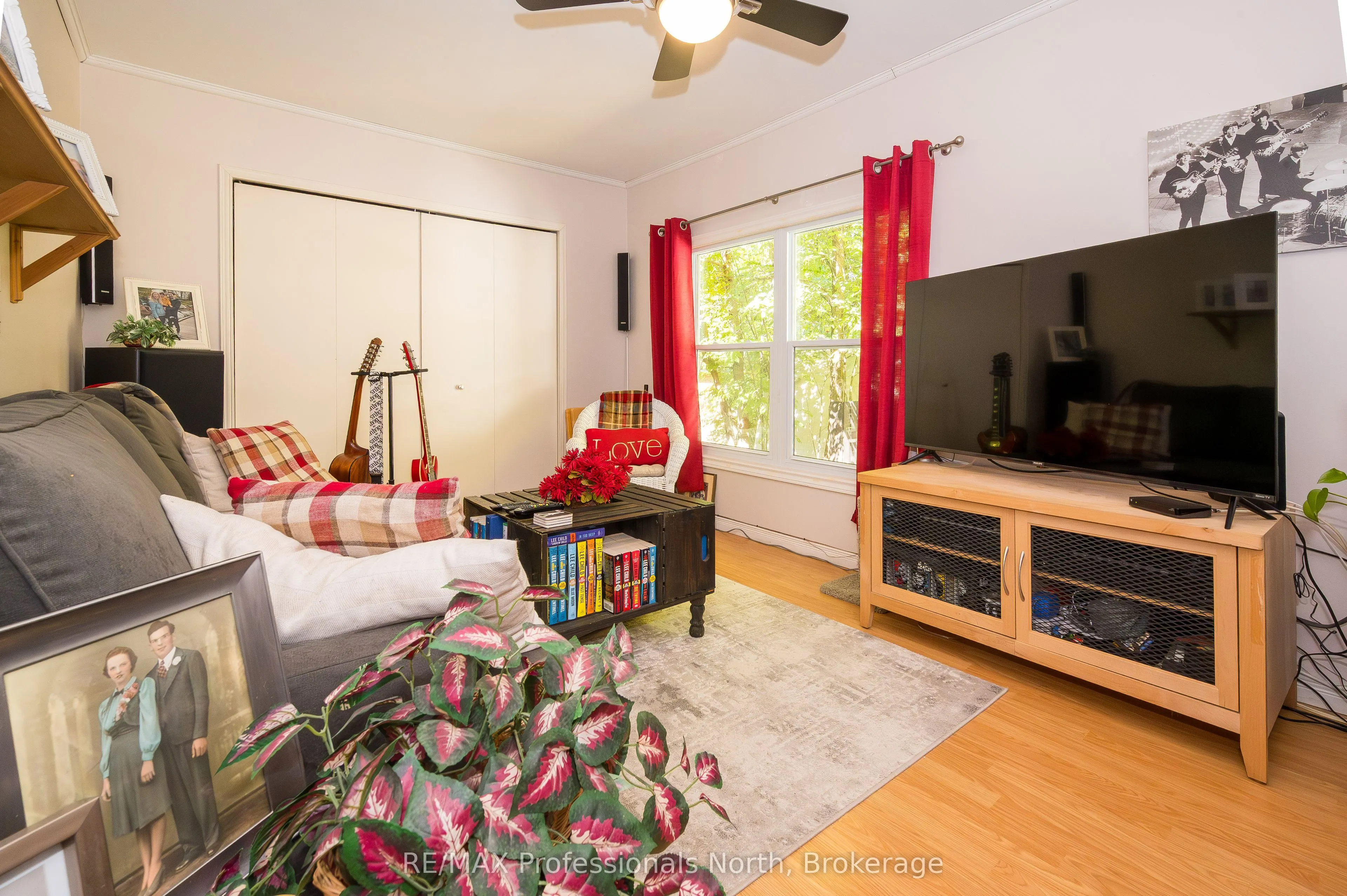 32 Bethune Road S