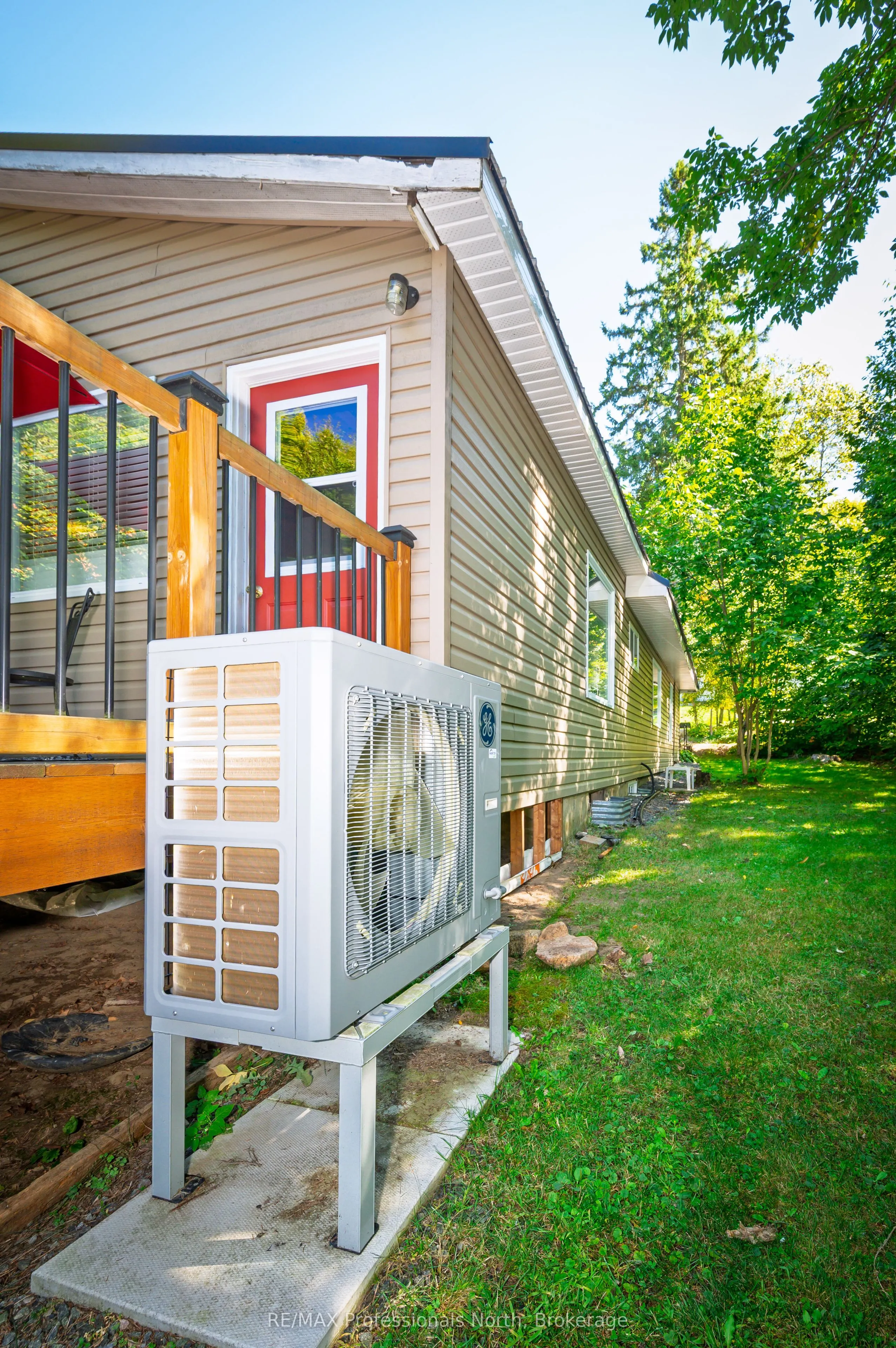 32 Bethune Road S