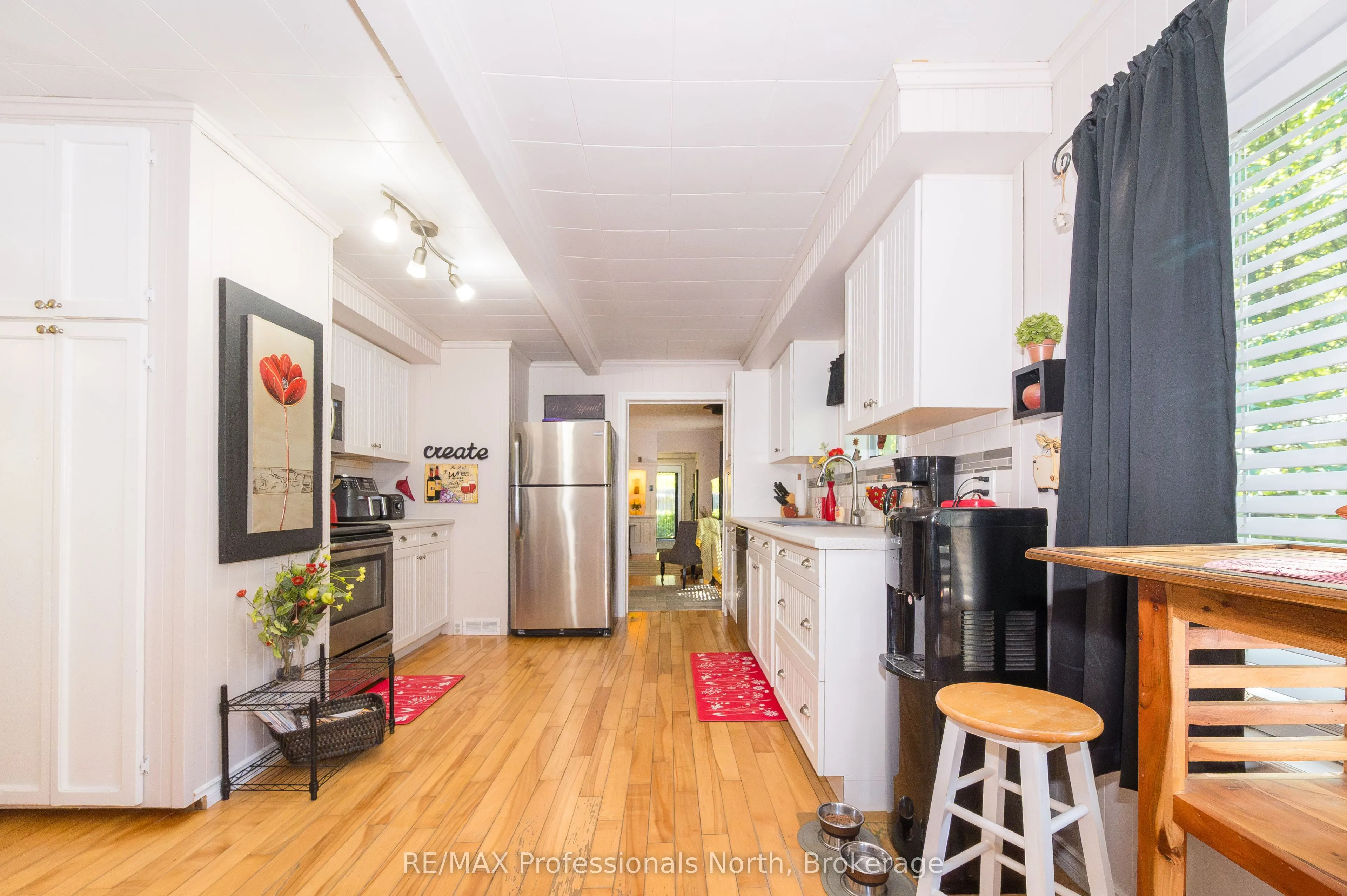 32 Bethune Road S