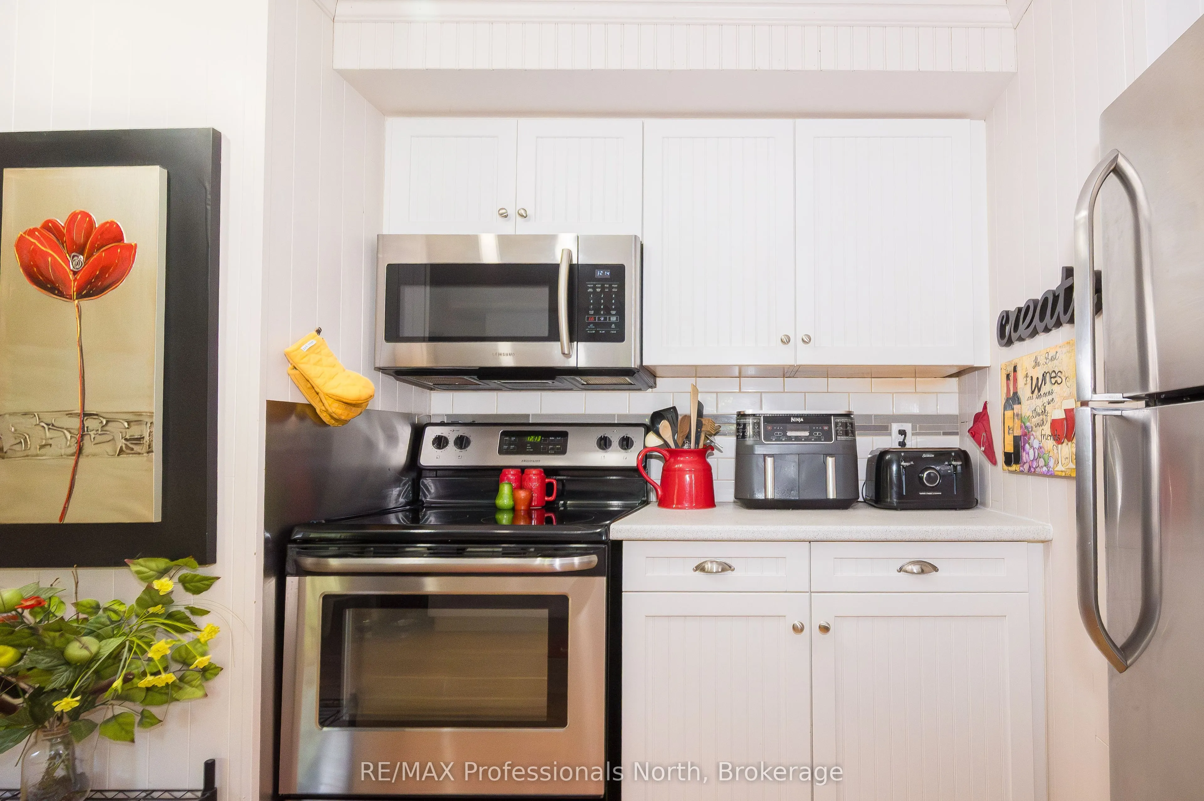 32 Bethune Road S
