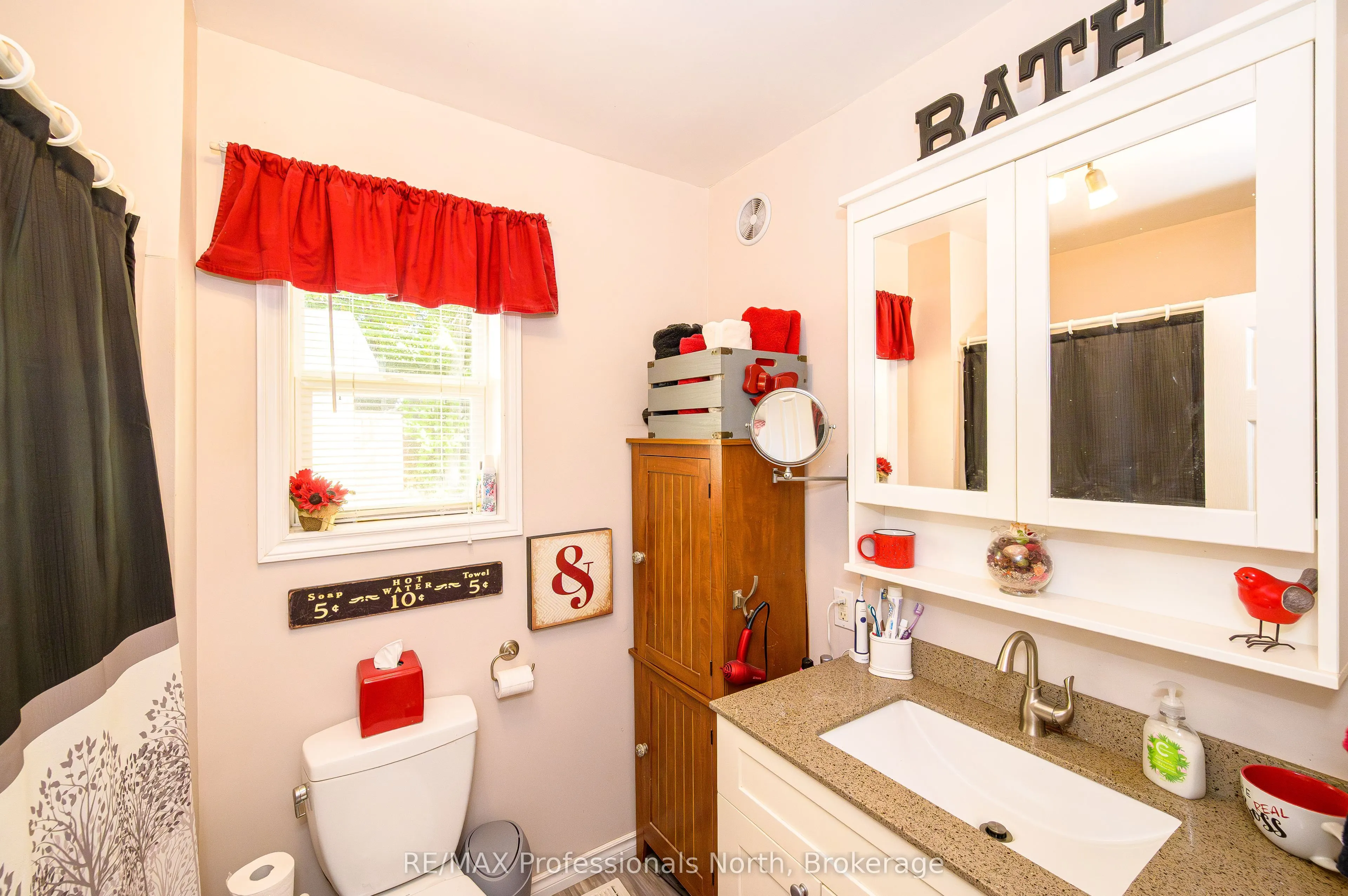 32 Bethune Road S