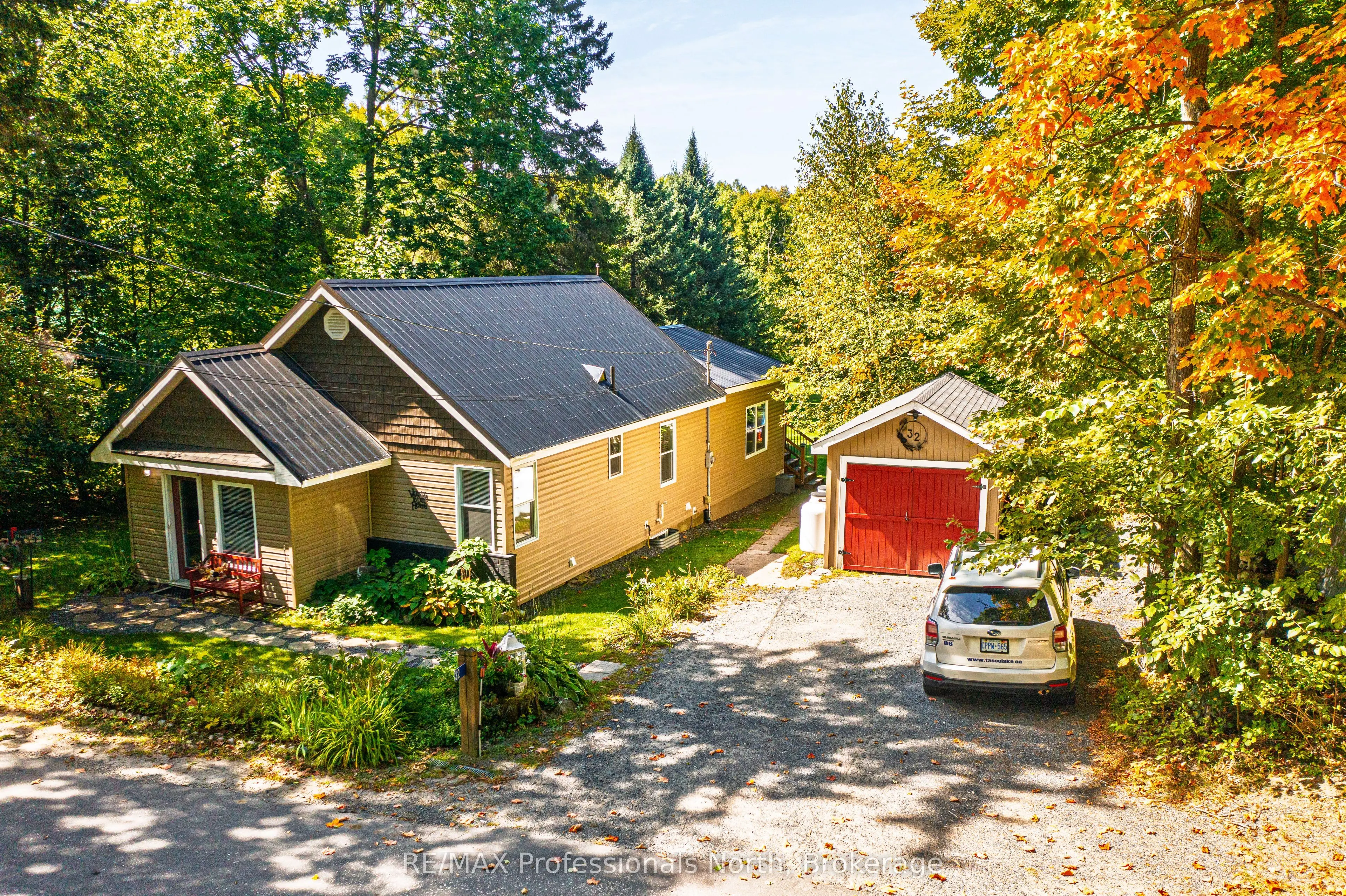 32 Bethune Road S