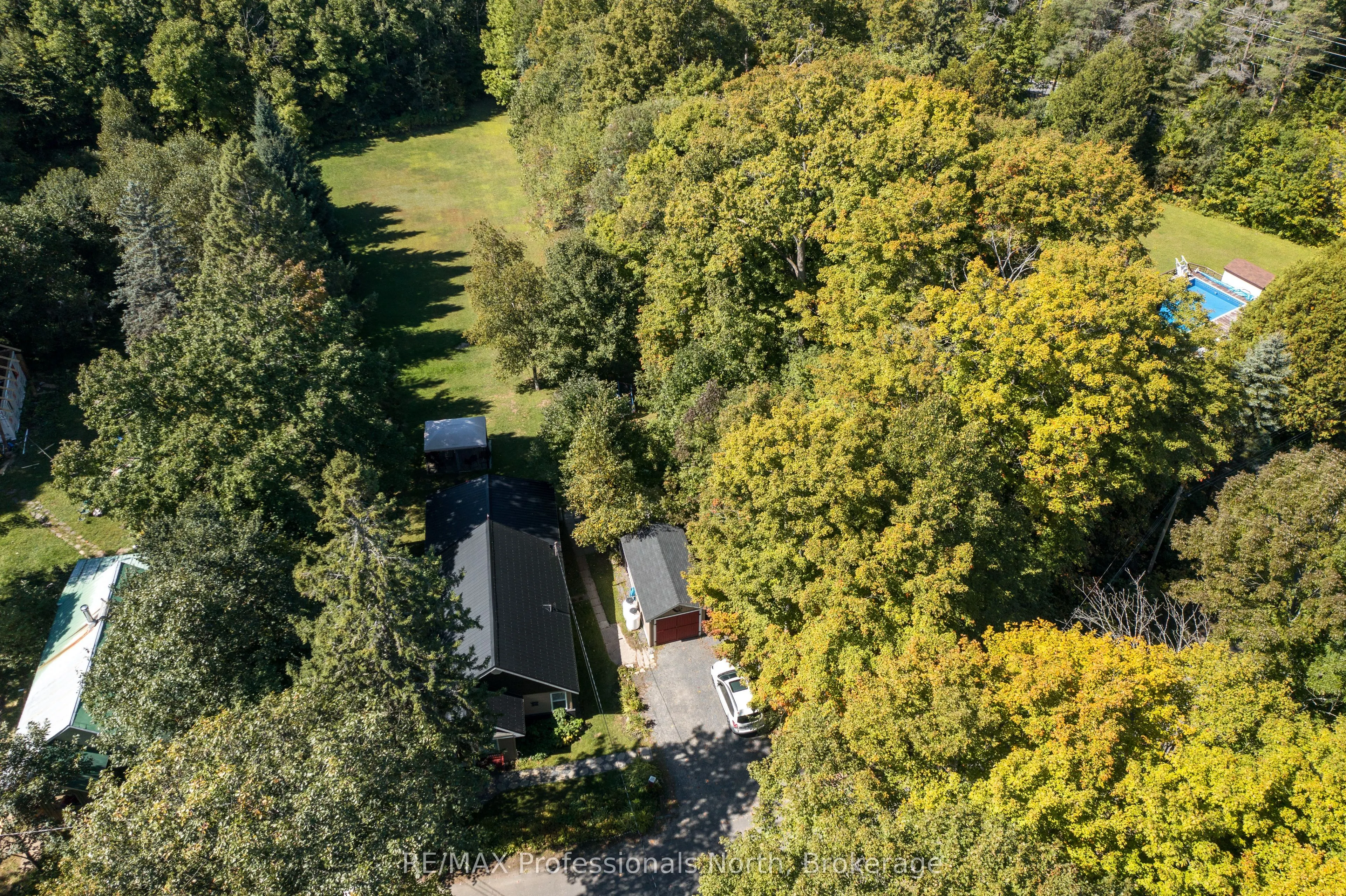 32 Bethune Road S