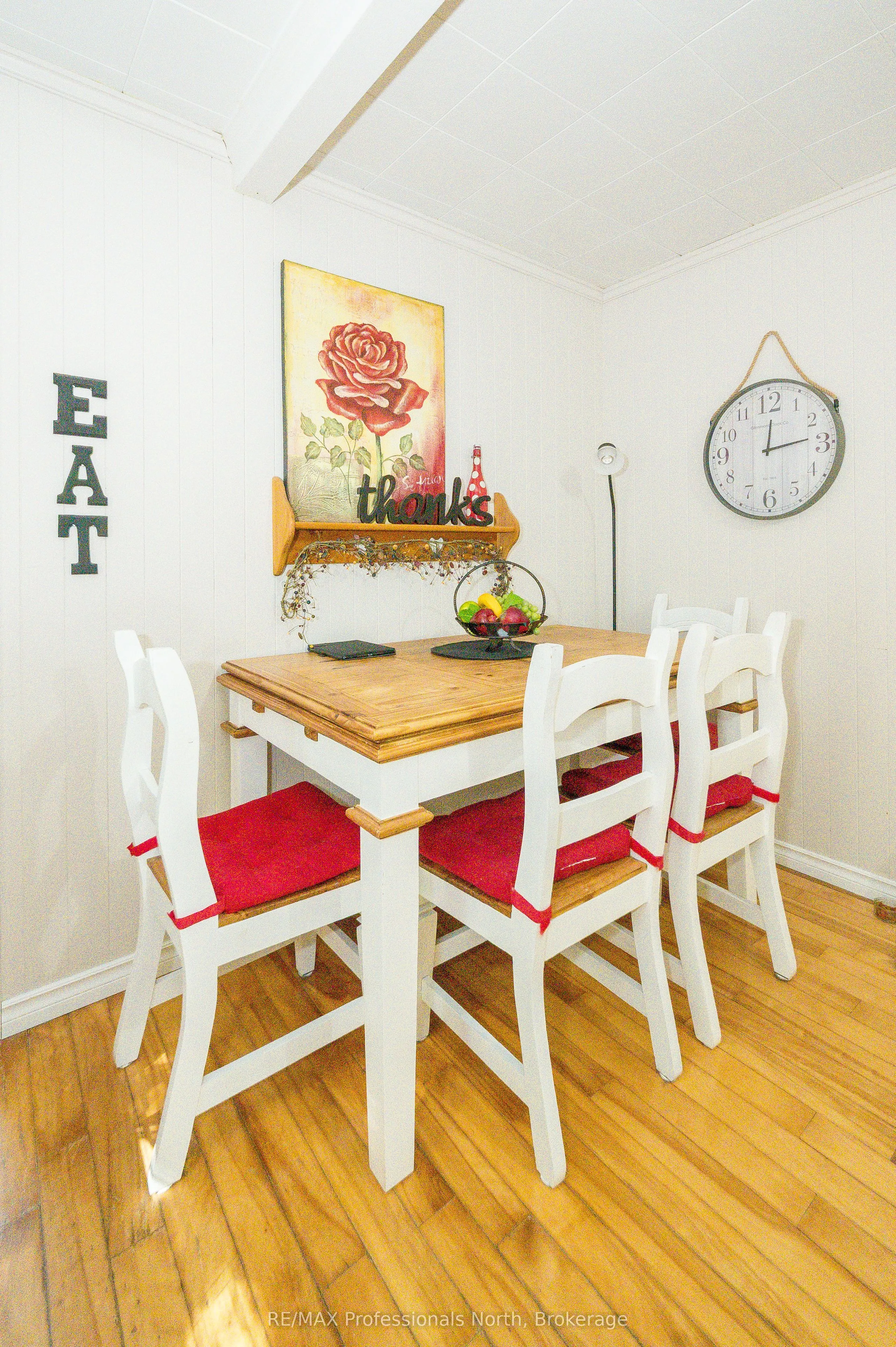 32 Bethune Road S