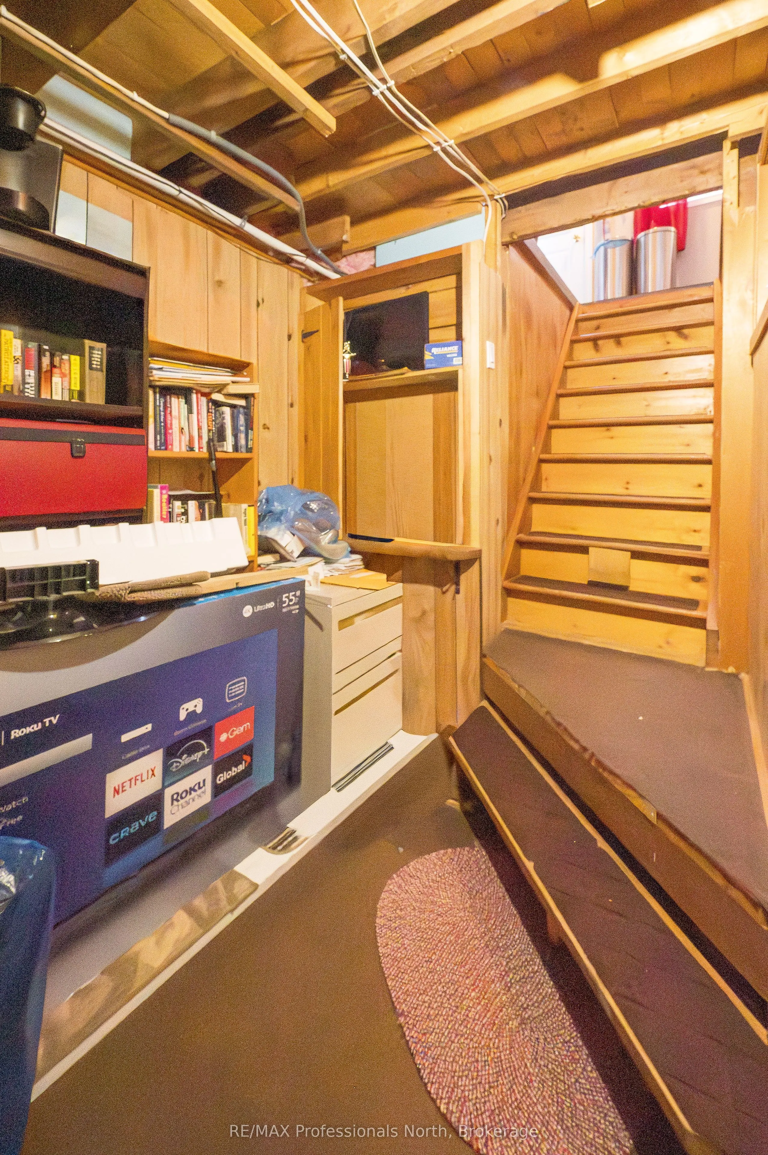 32 Bethune Road S