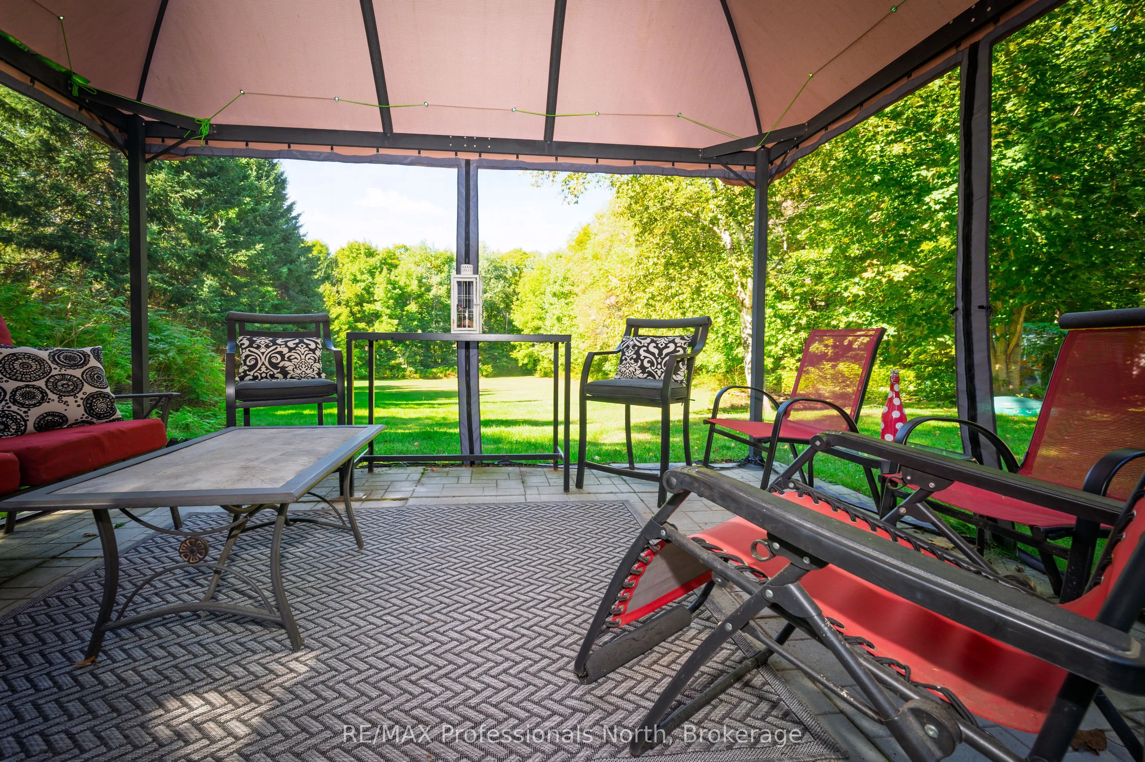 32 Bethune Road S