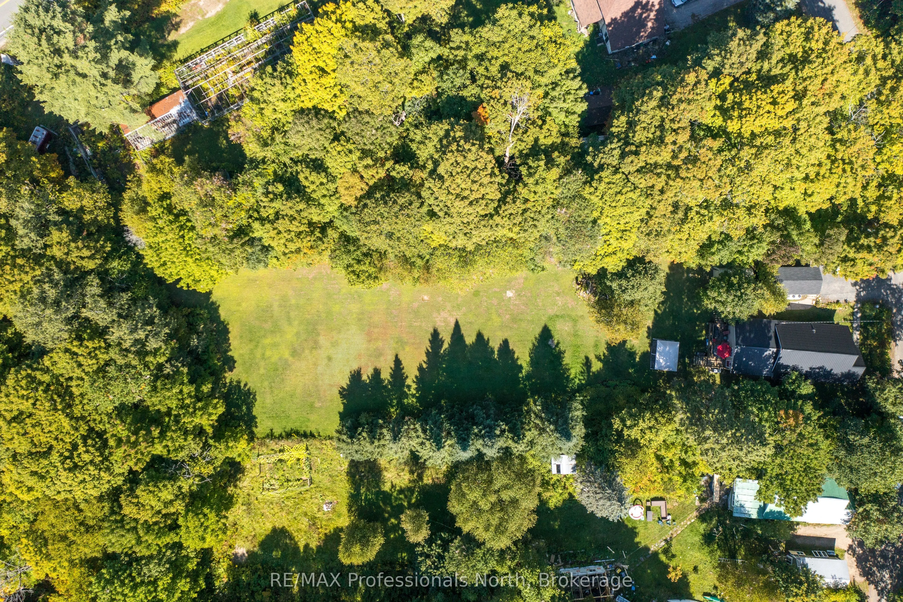 32 Bethune Road S
