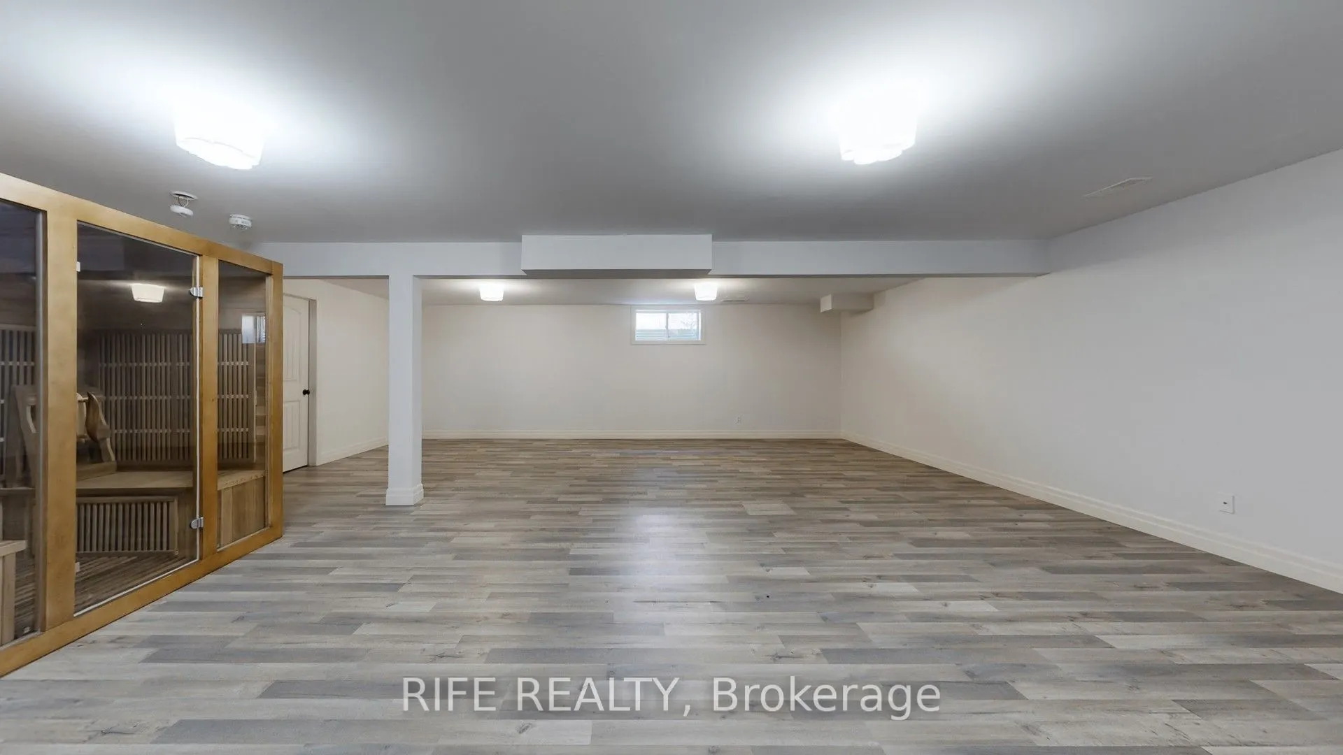 11 Crews Crescent W
