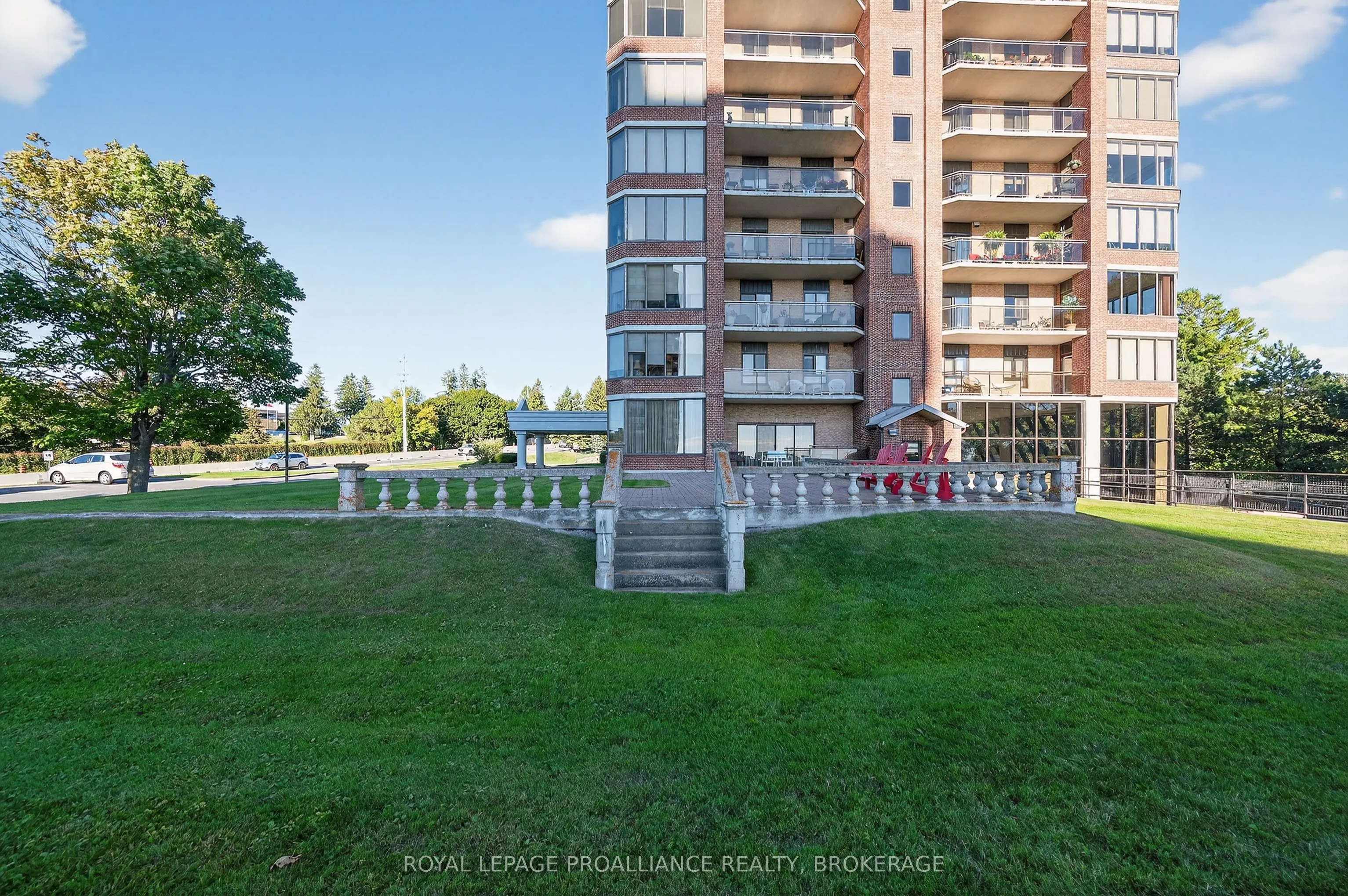 1000 King Street W, #701