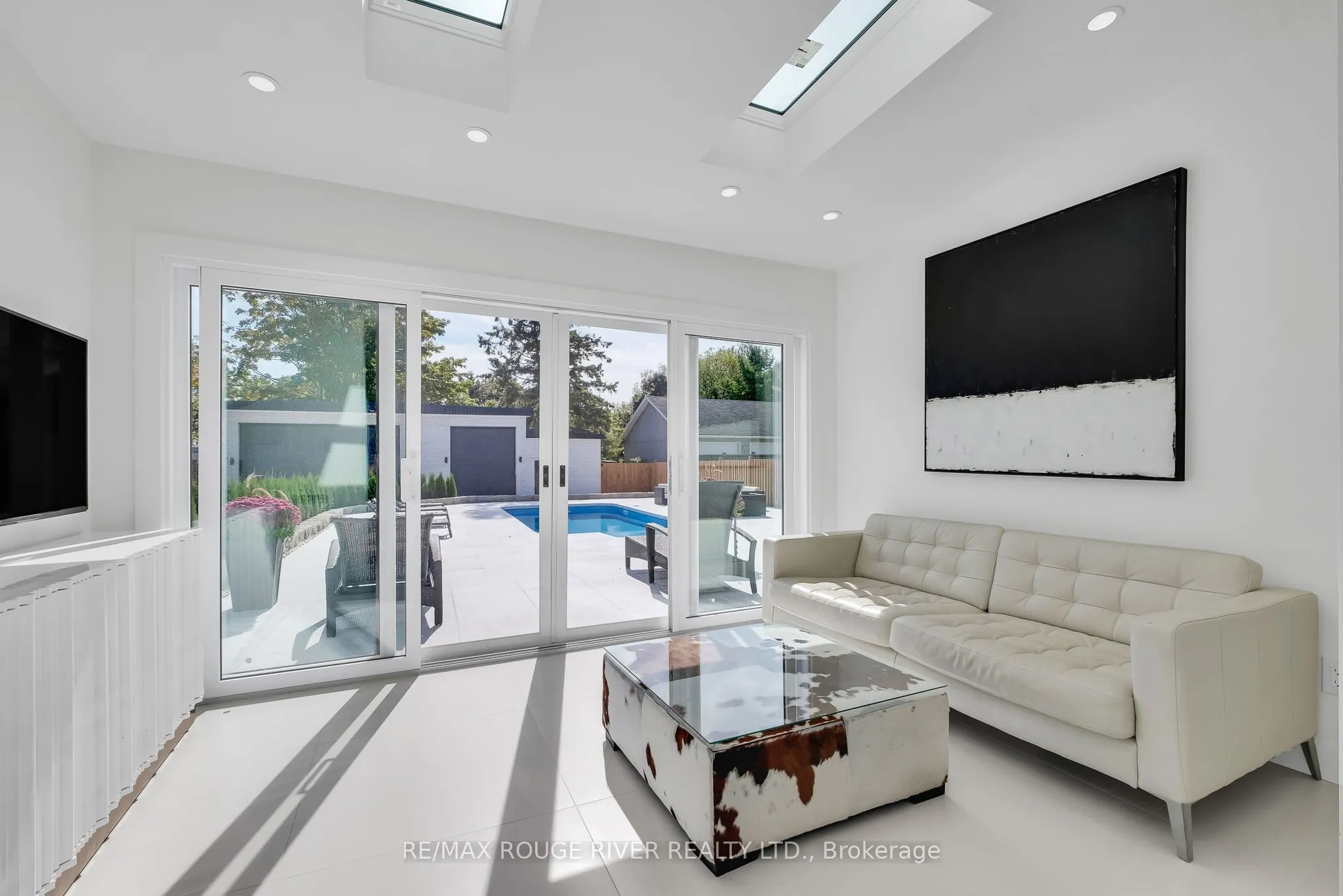 375 King Street W
