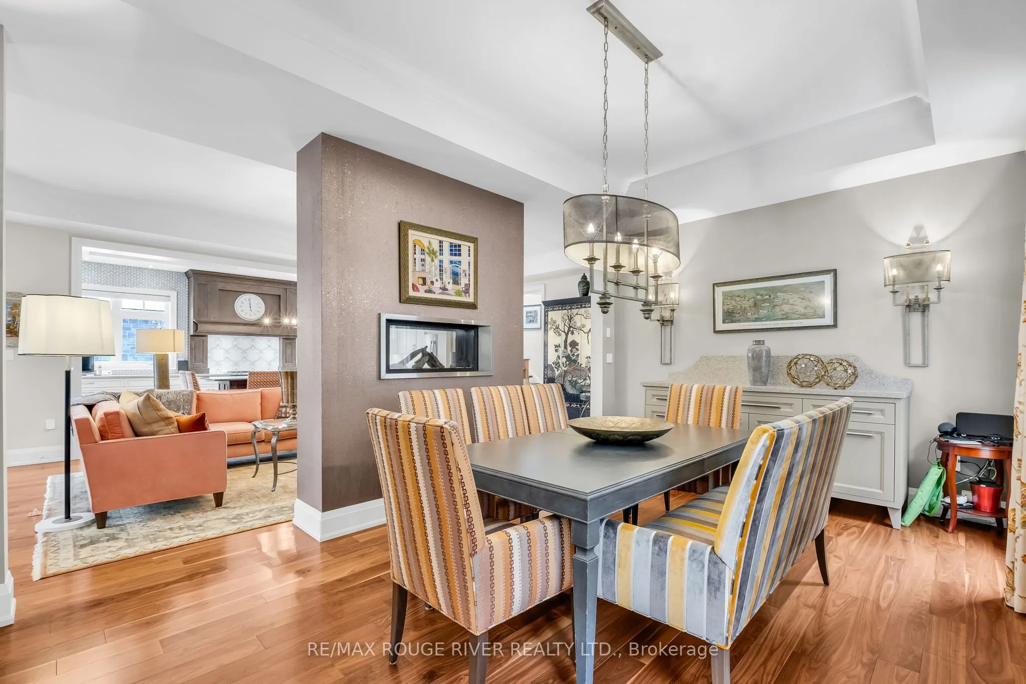 98 Ontario St Street S