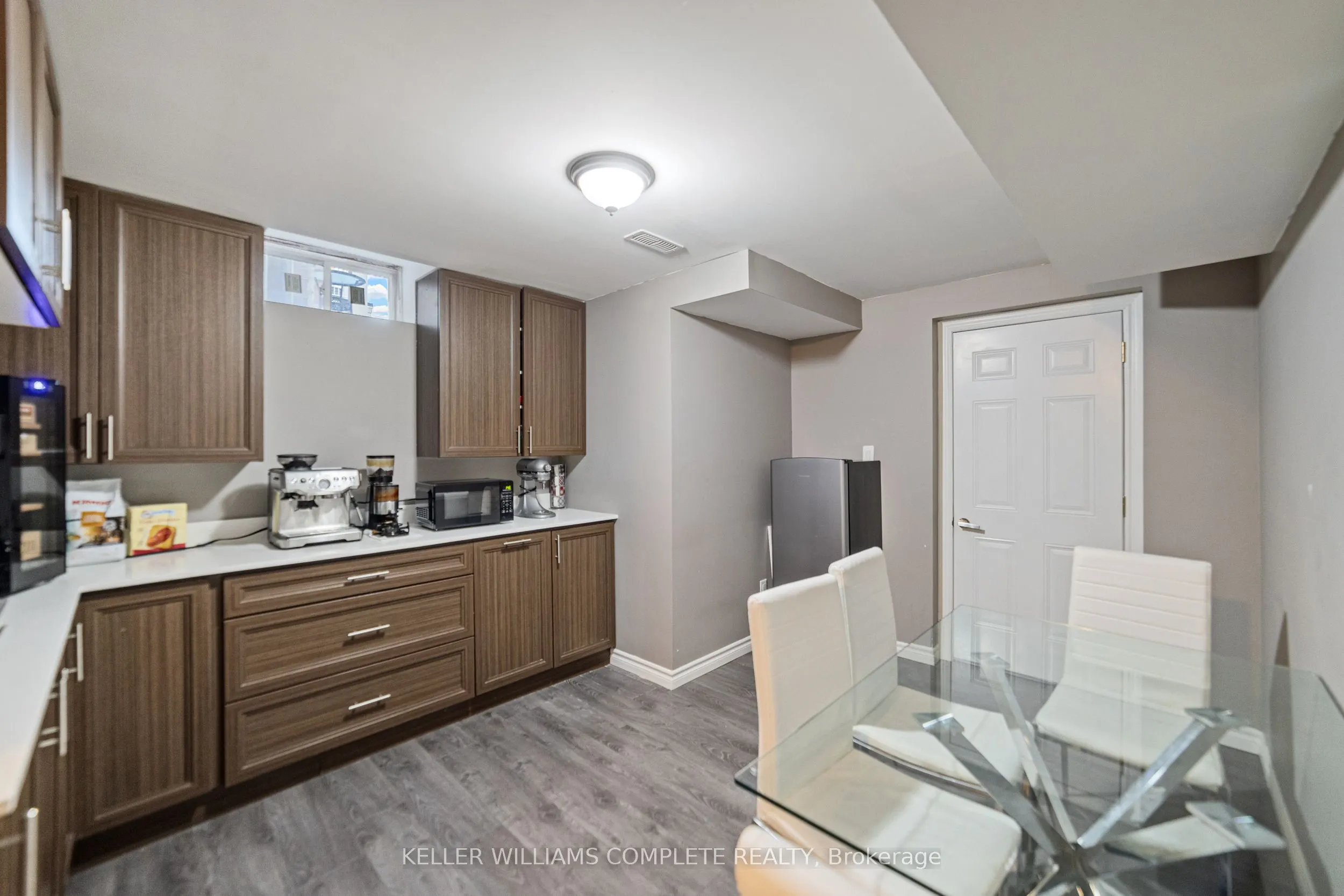 24 MACBEAN Crescent