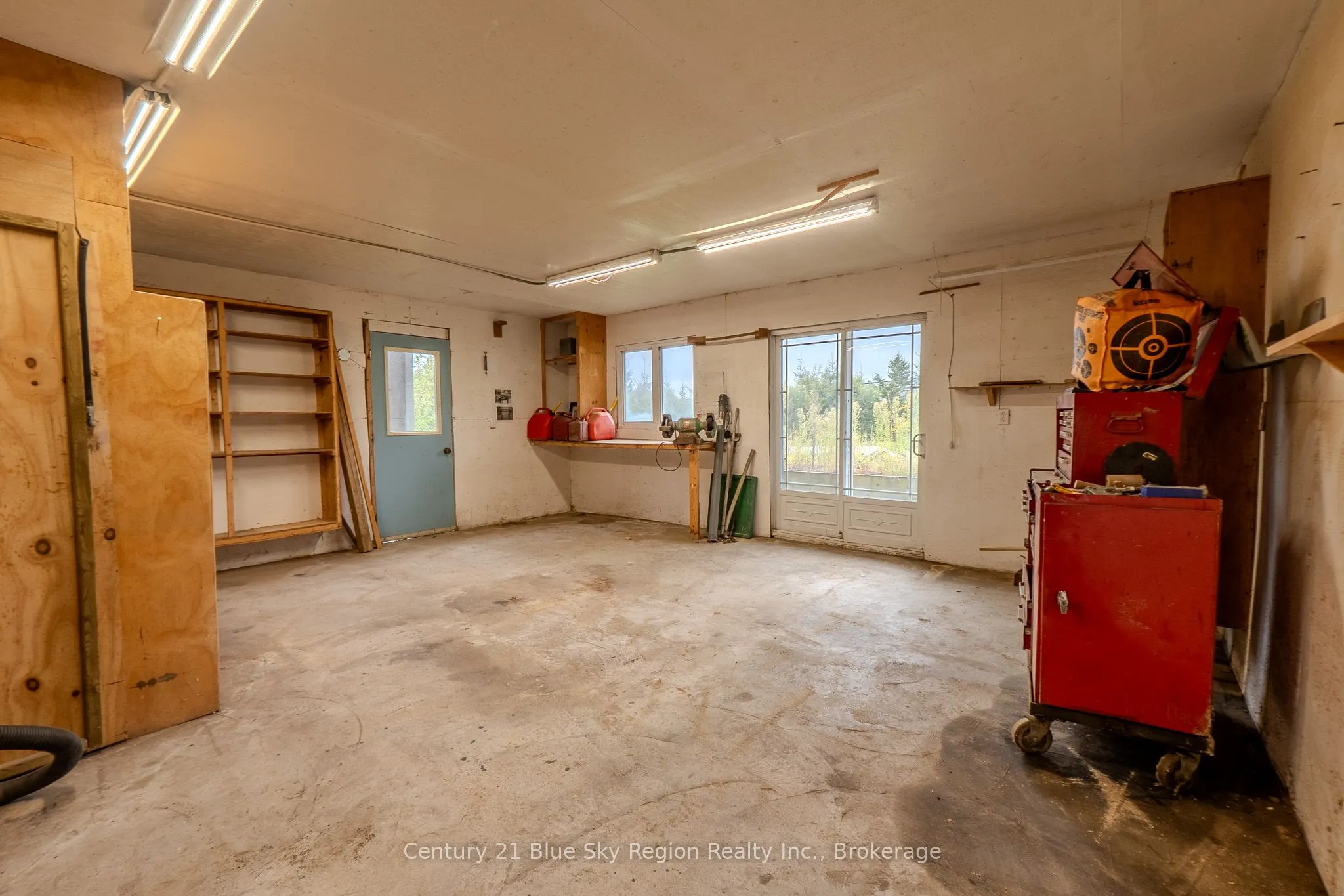 200 Memorial Drive E