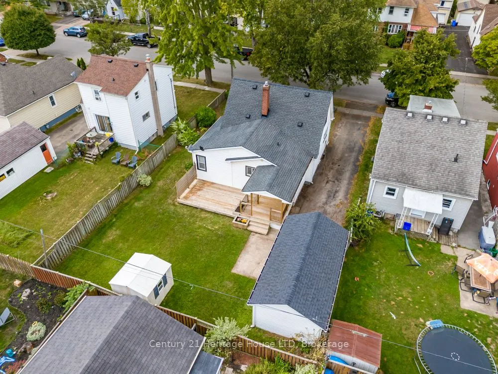 68 Wallace Avenue S