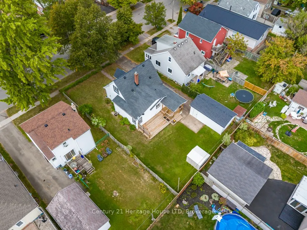 68 Wallace Avenue S