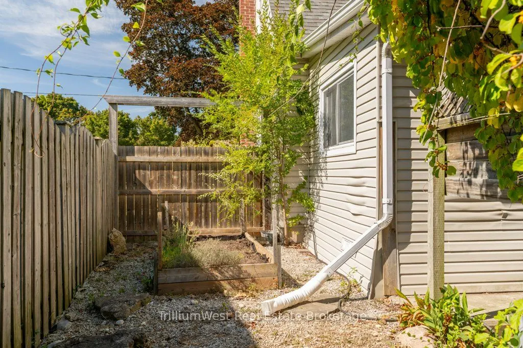 18 St. Clair Avenue
