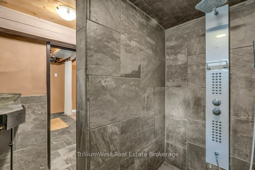 18 St. Clair Avenue