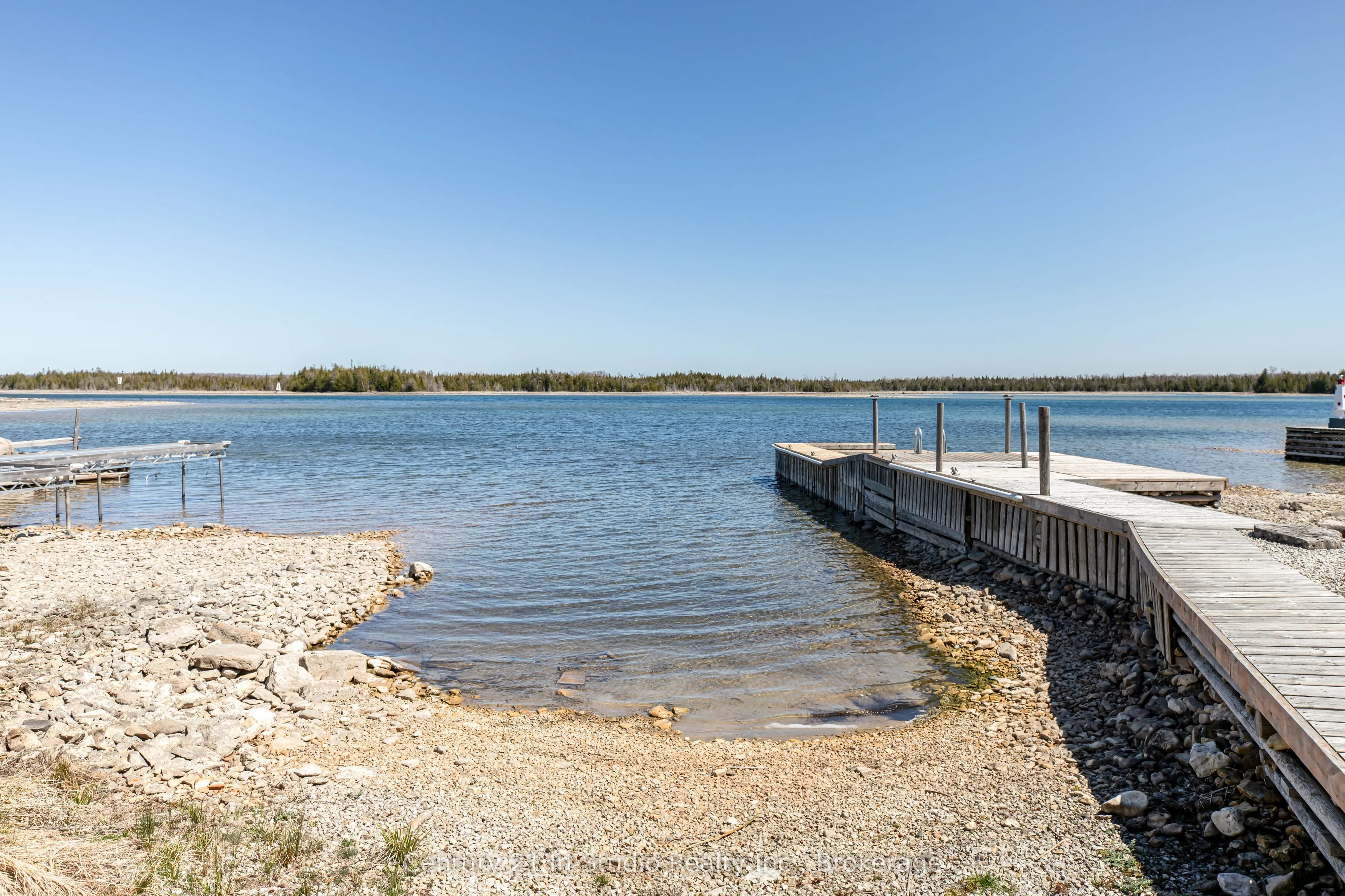 119 Pine Tree Harbour Road