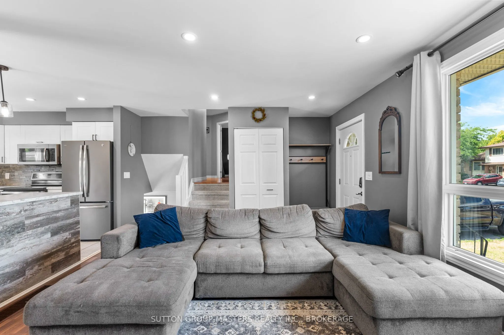 883 Old Colony Road