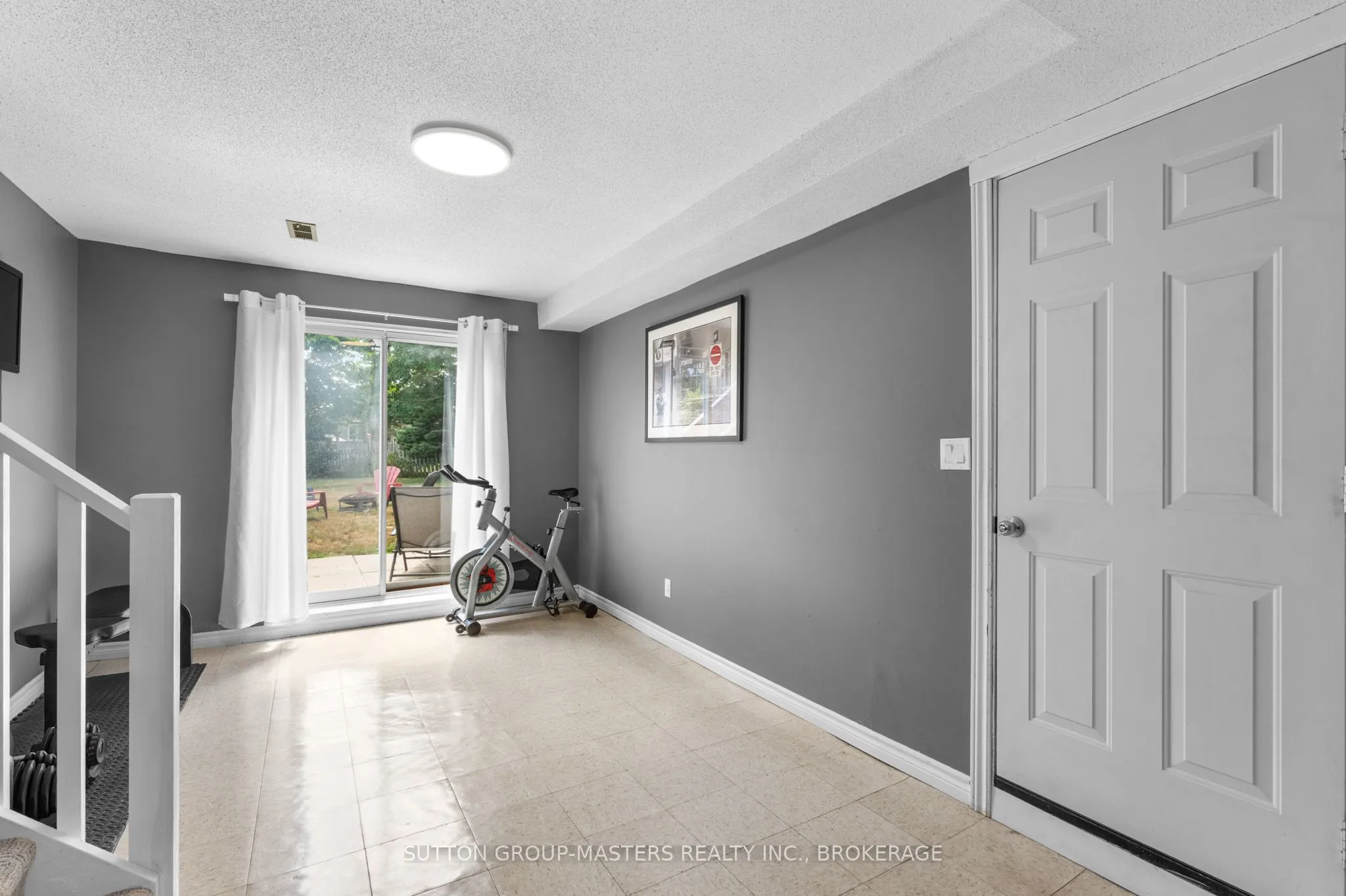 883 Old Colony Road