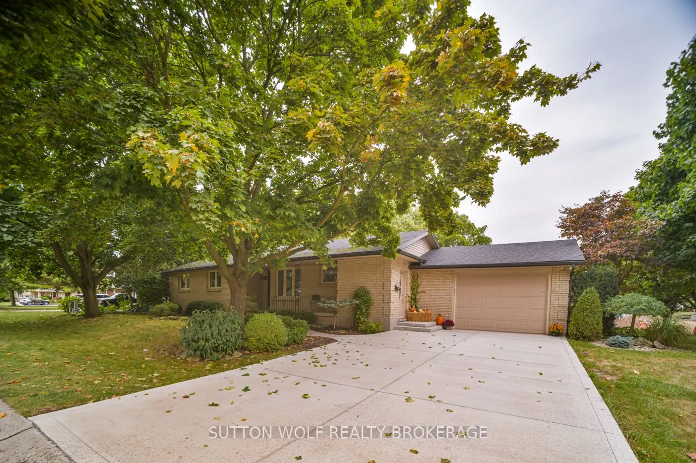 60 Sunset Avenue
