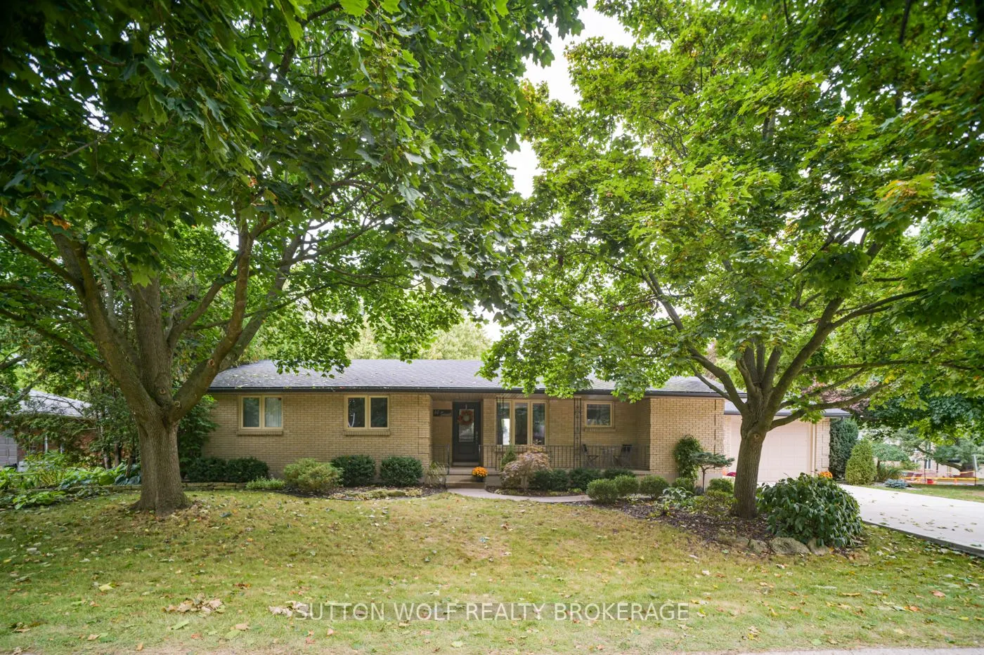 60 Sunset Avenue
