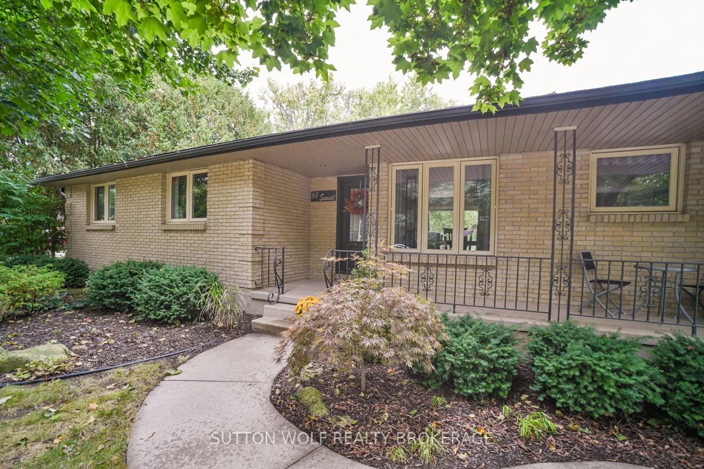 60 Sunset Avenue
