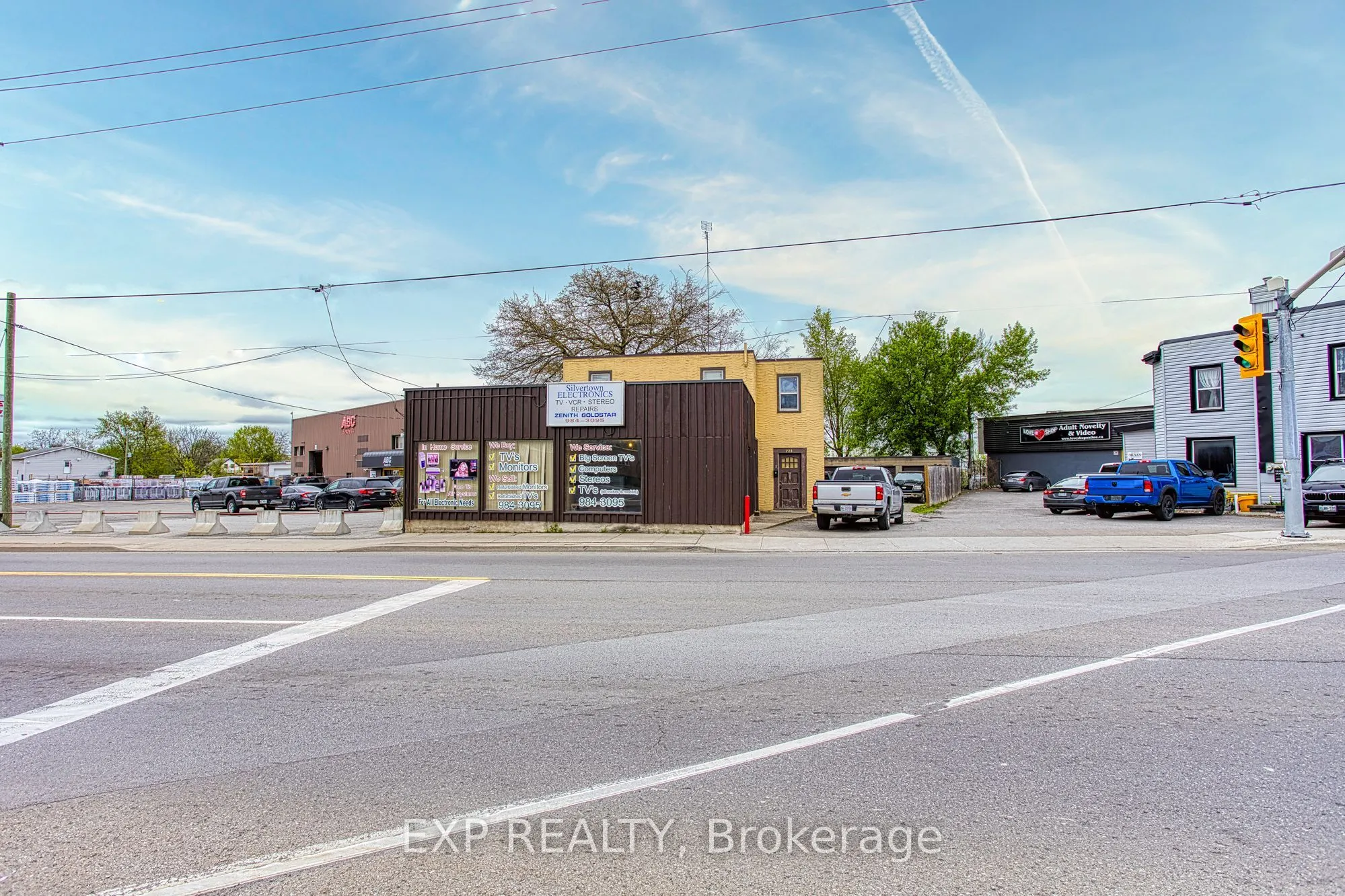 230 Welland Avenue