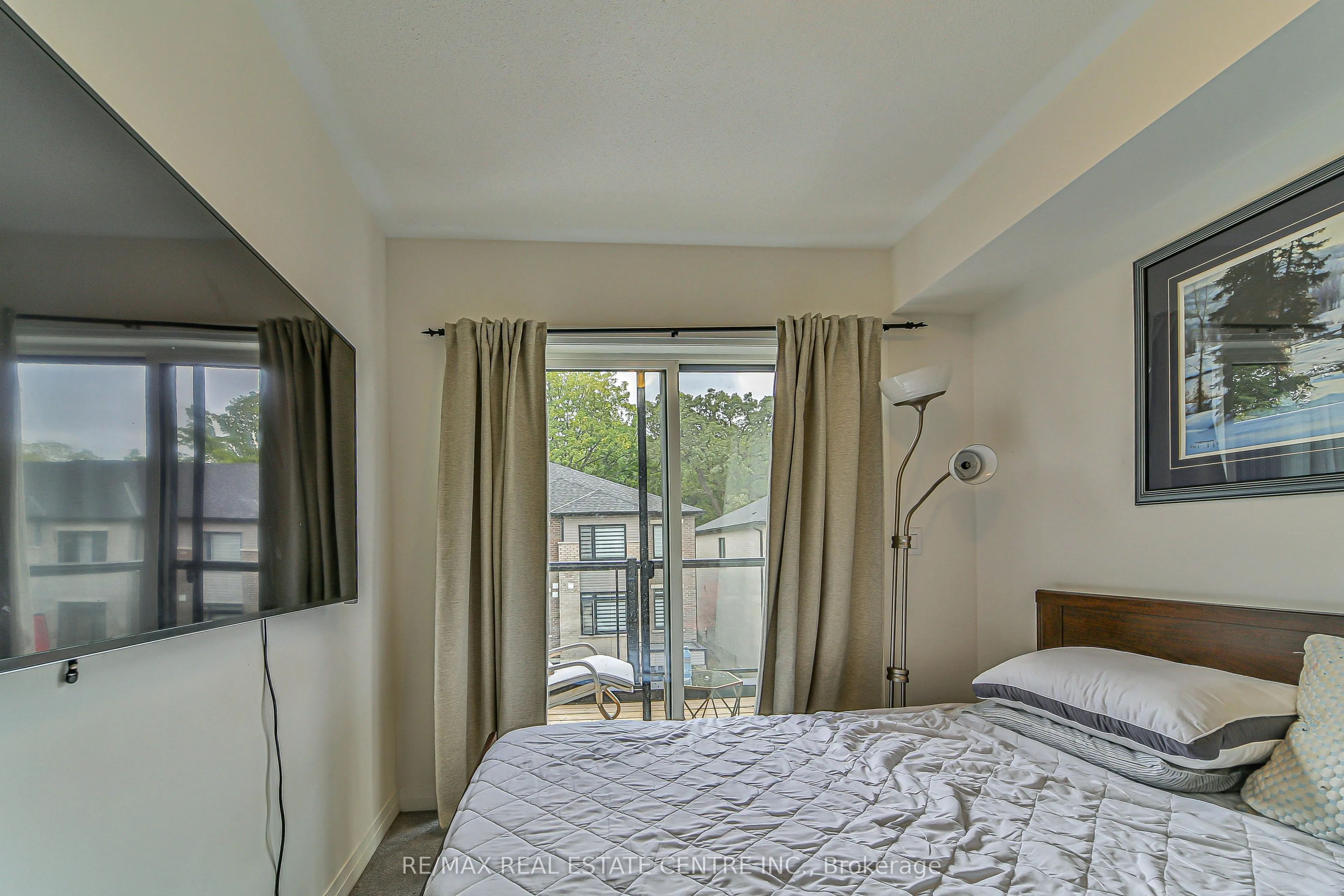 585 Colborne Street E, #902