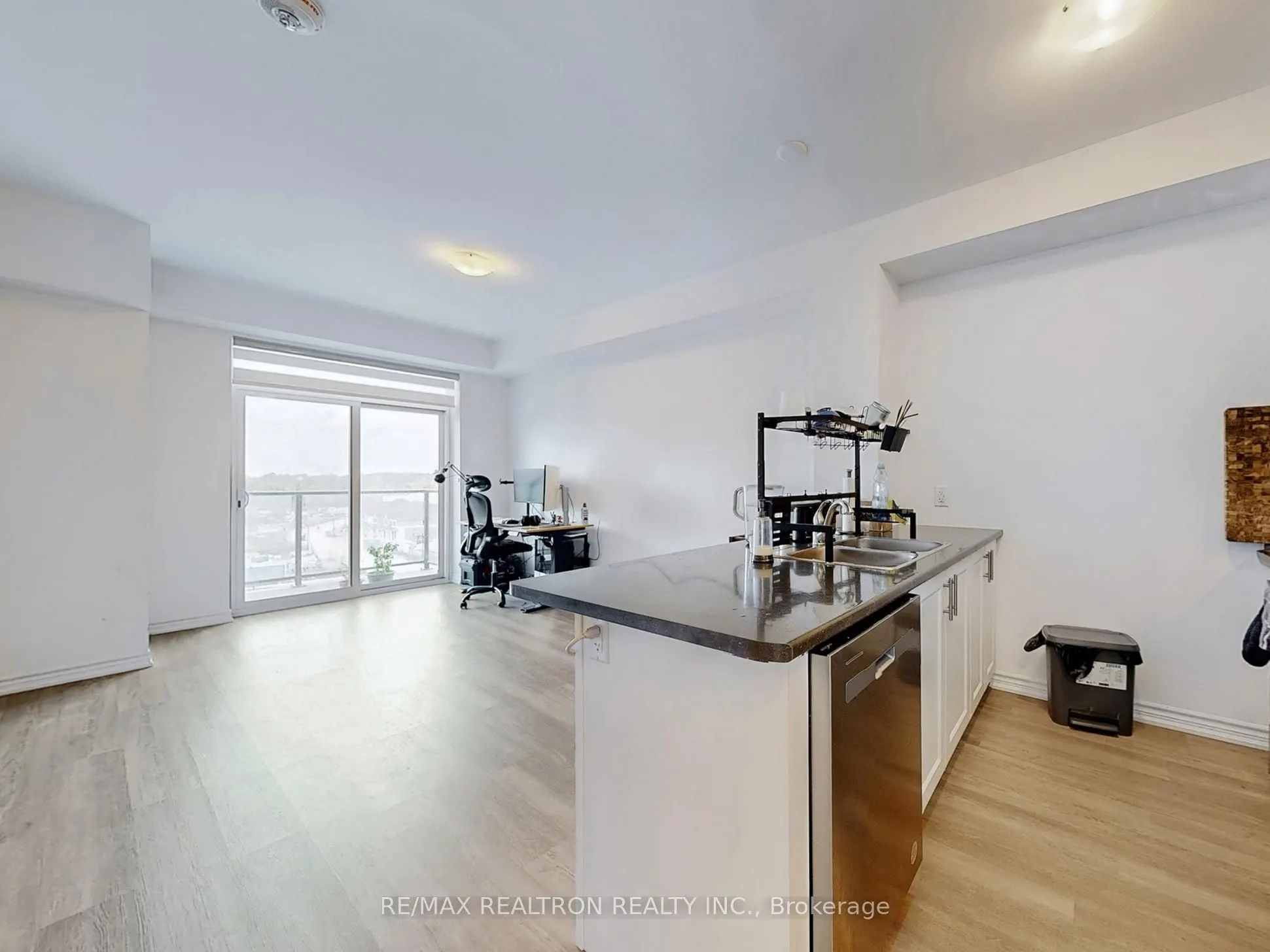 470 Dundas Street E, #610