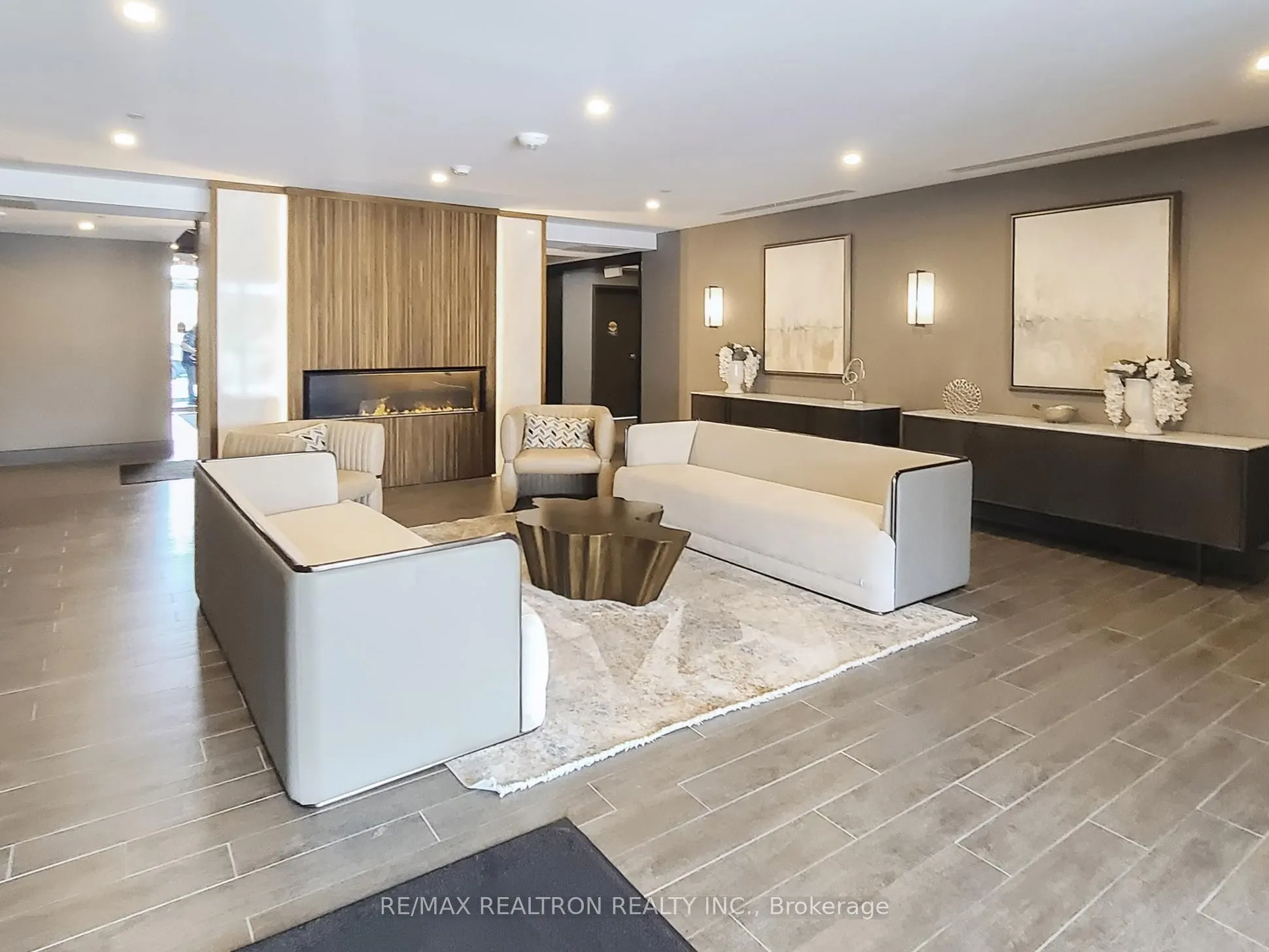 470 Dundas Street E, #610