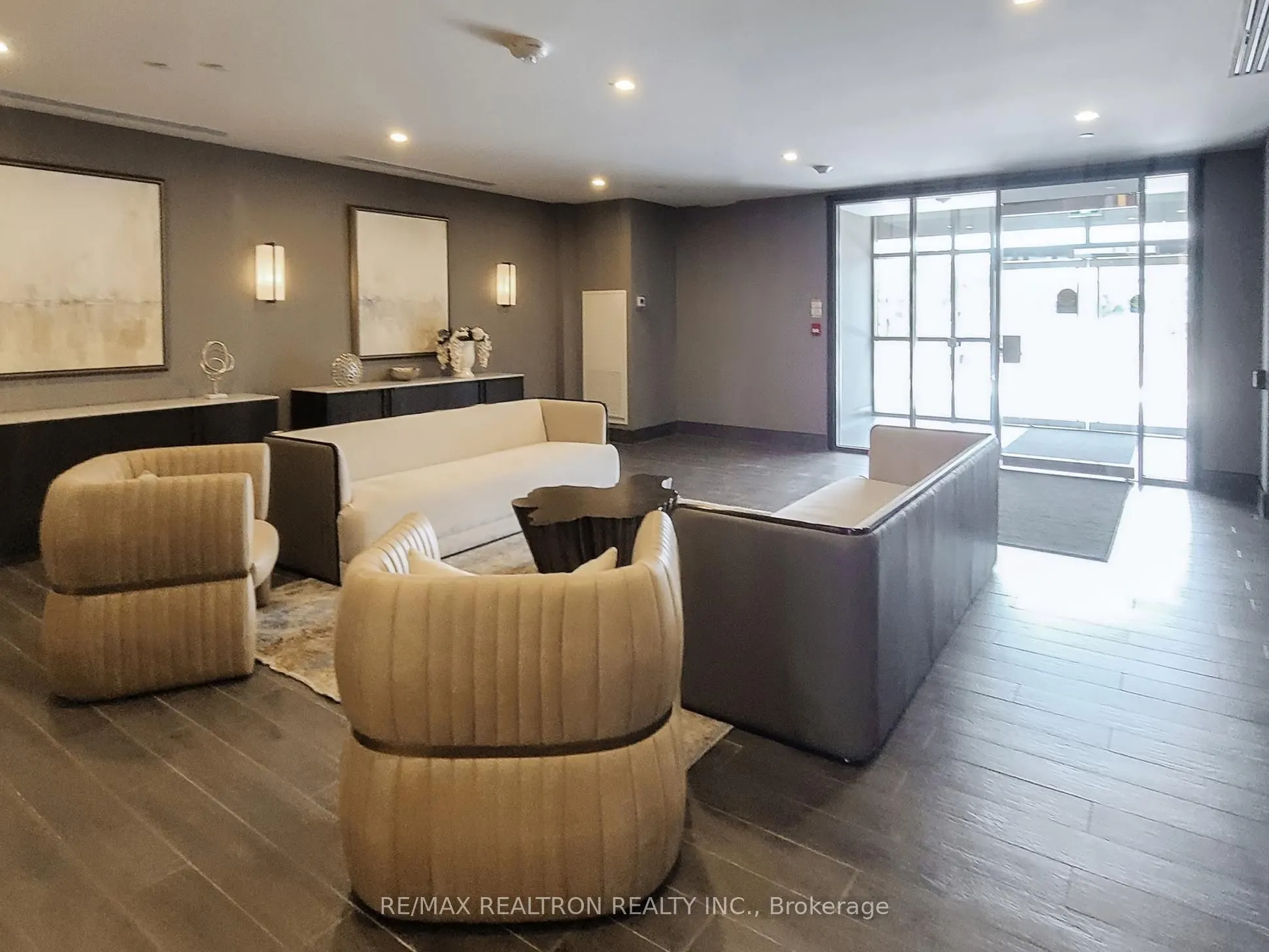 470 Dundas Street E, #610