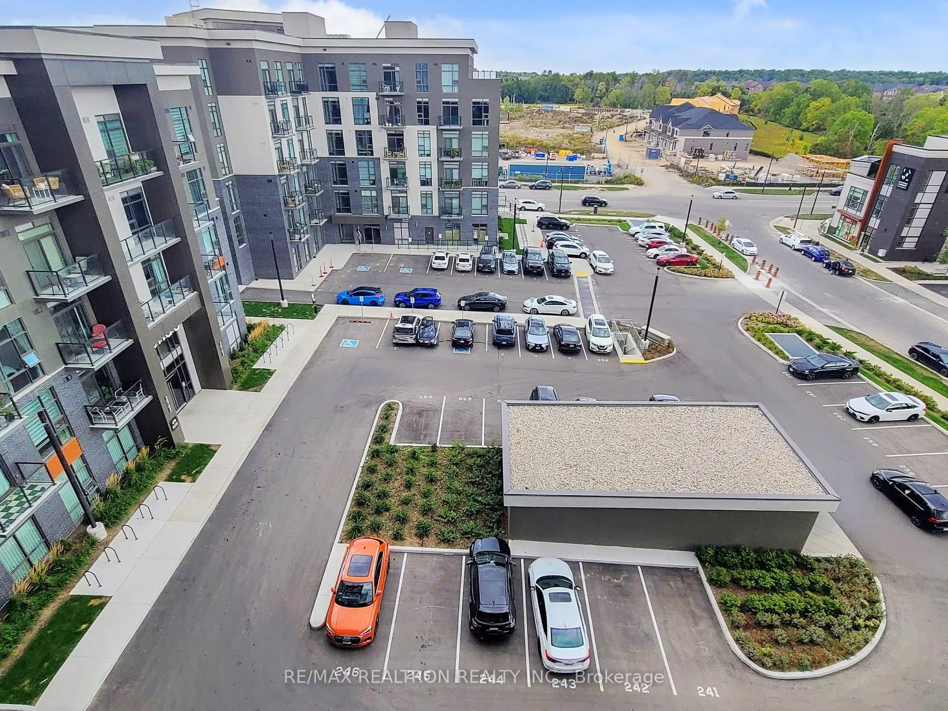 470 Dundas Street E, #610