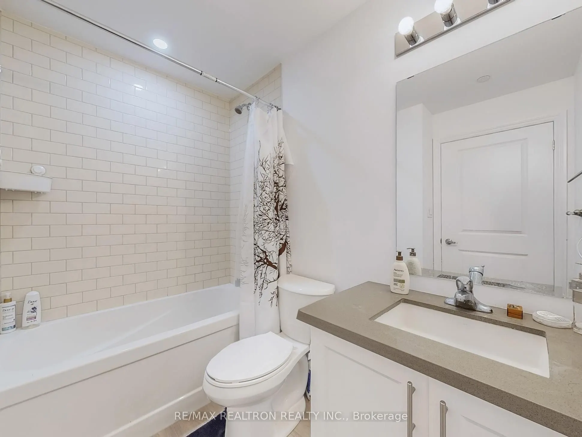 470 Dundas Street E, #610