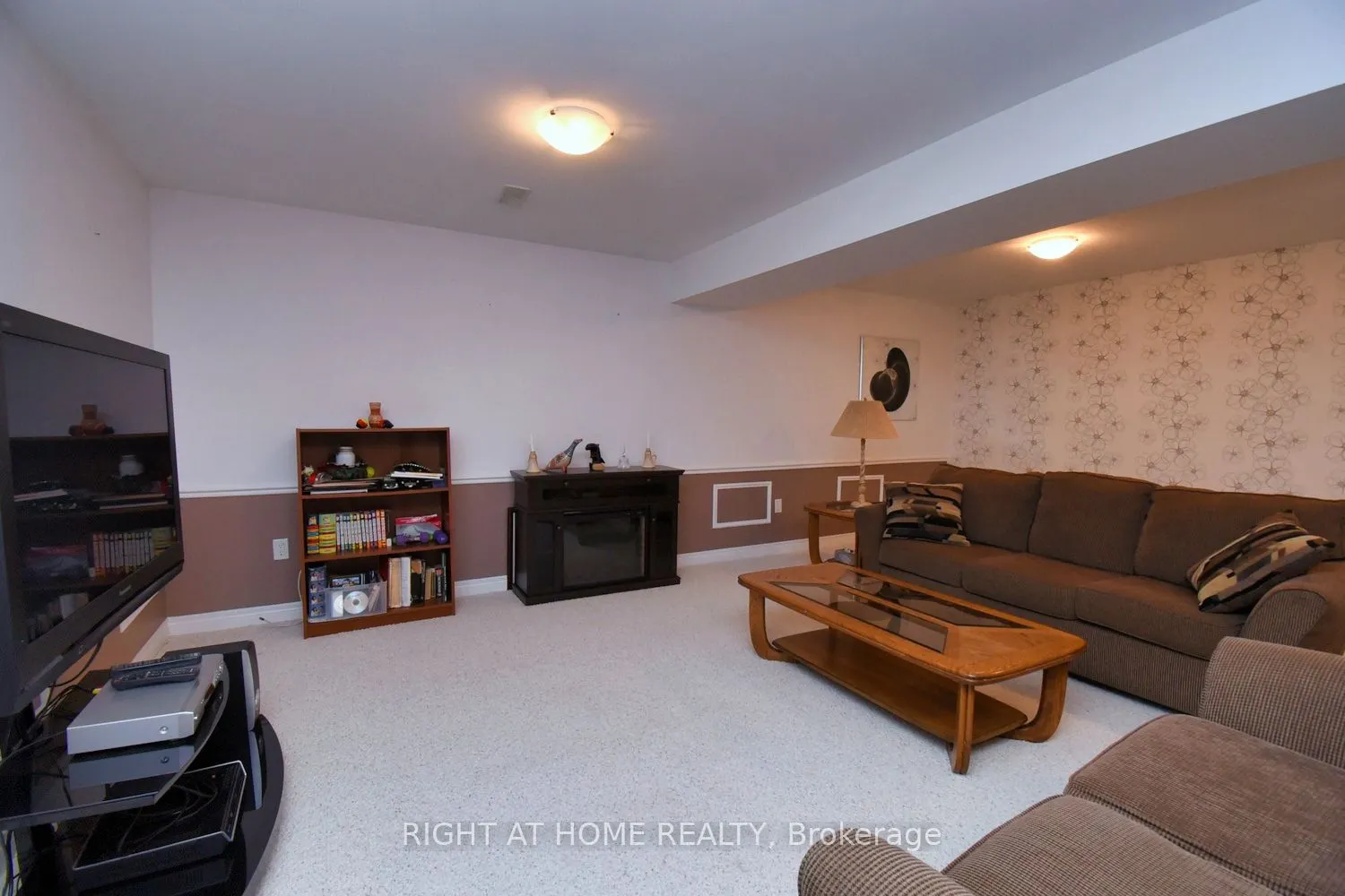288 Main Street E, #4
