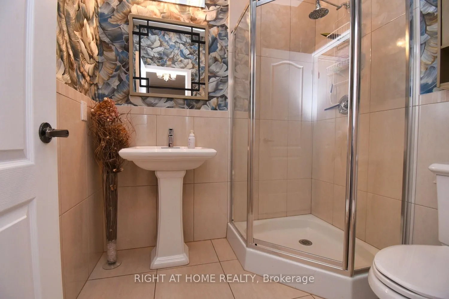 288 Main Street E, #4