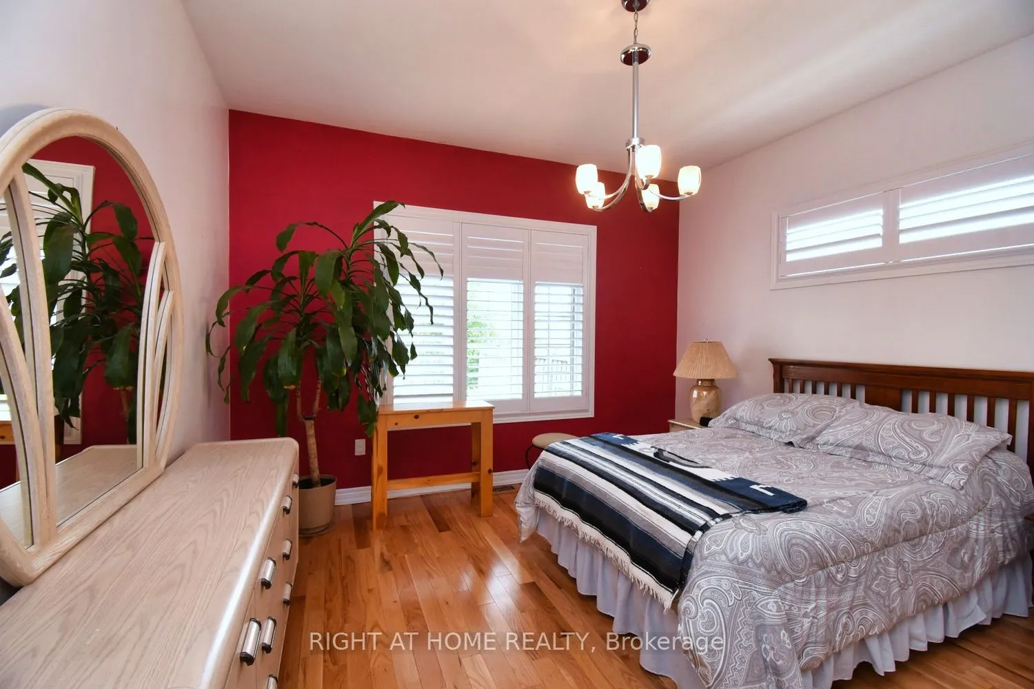 288 Main Street E, #4