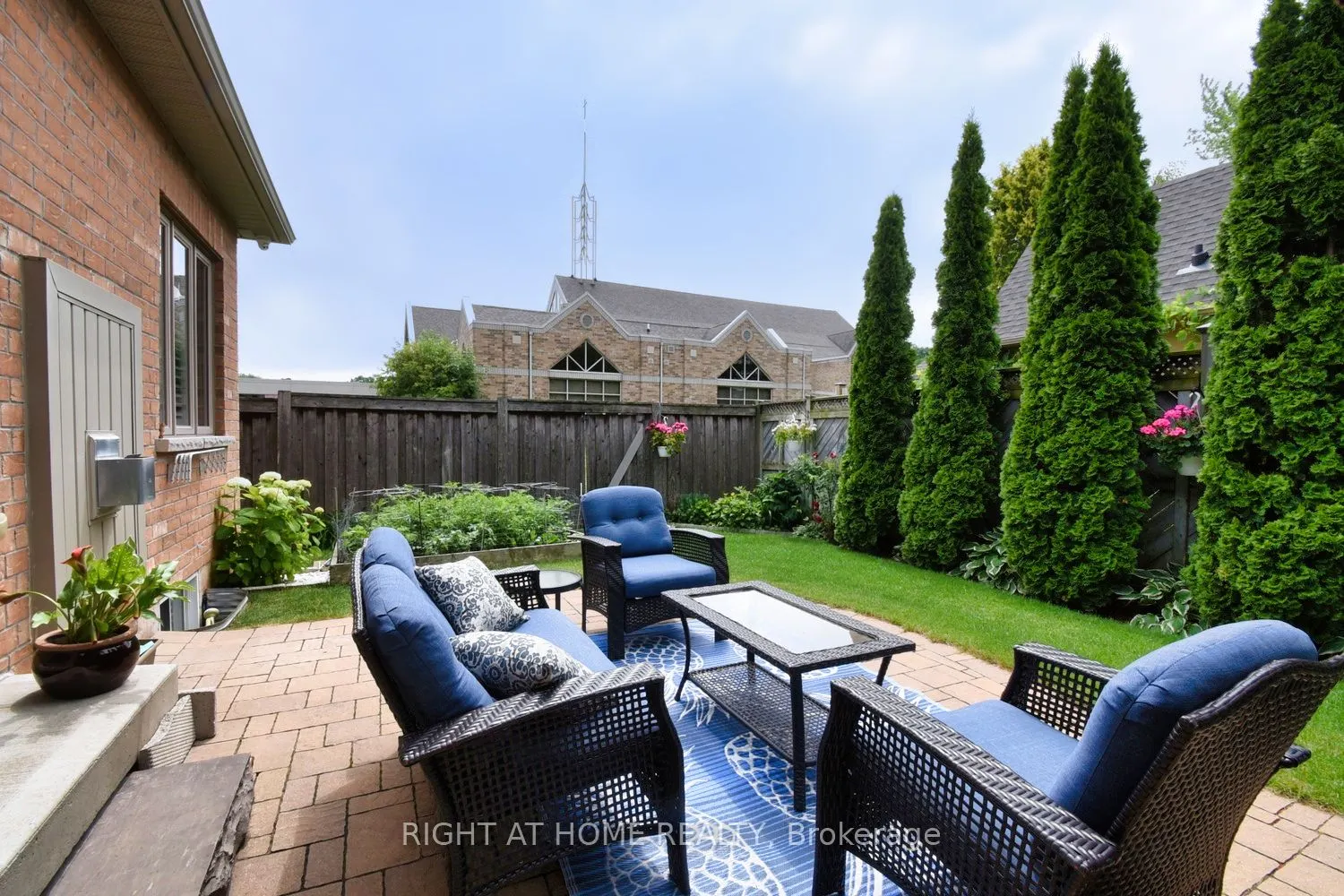 288 Main Street E, #4