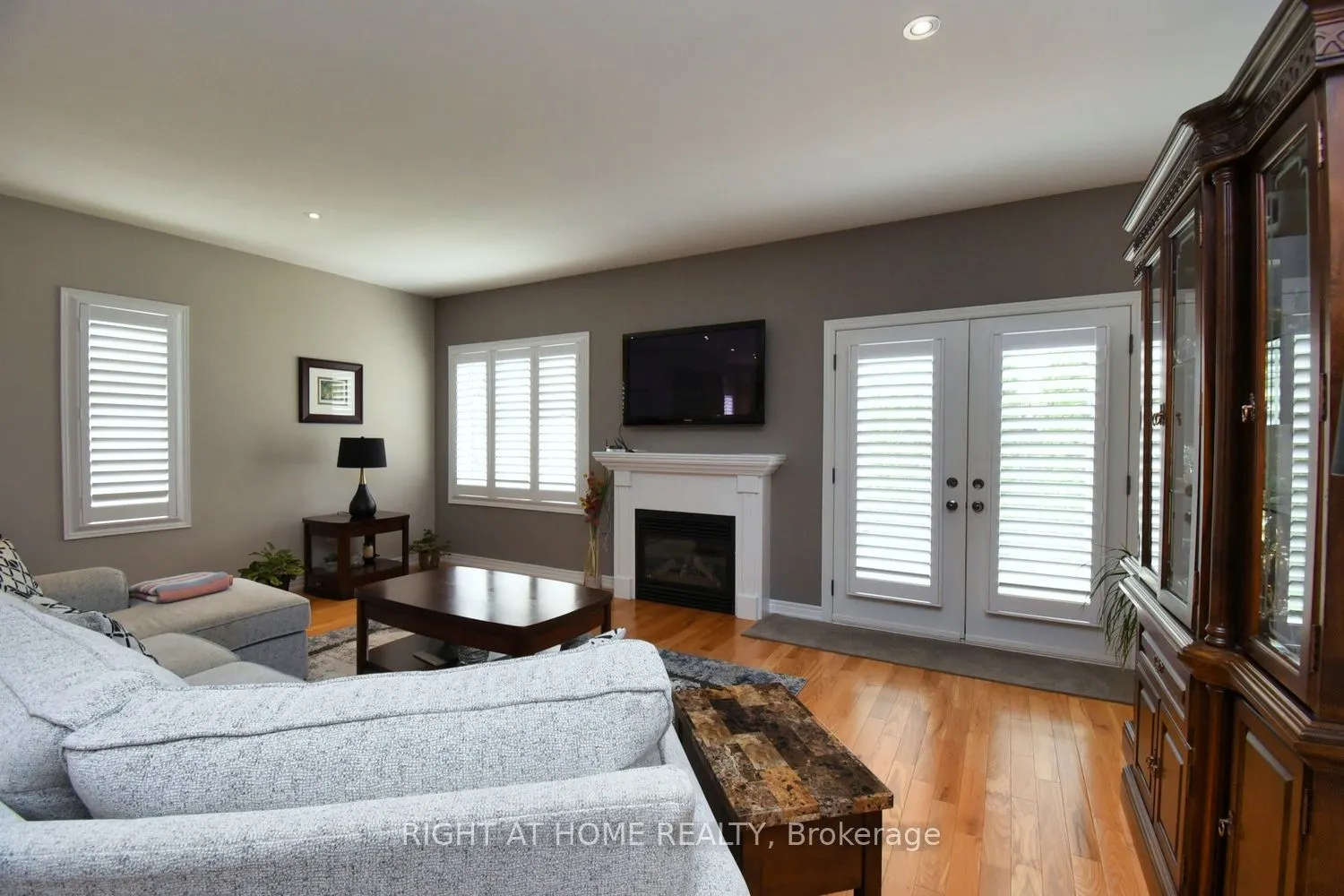 288 Main Street E, #4